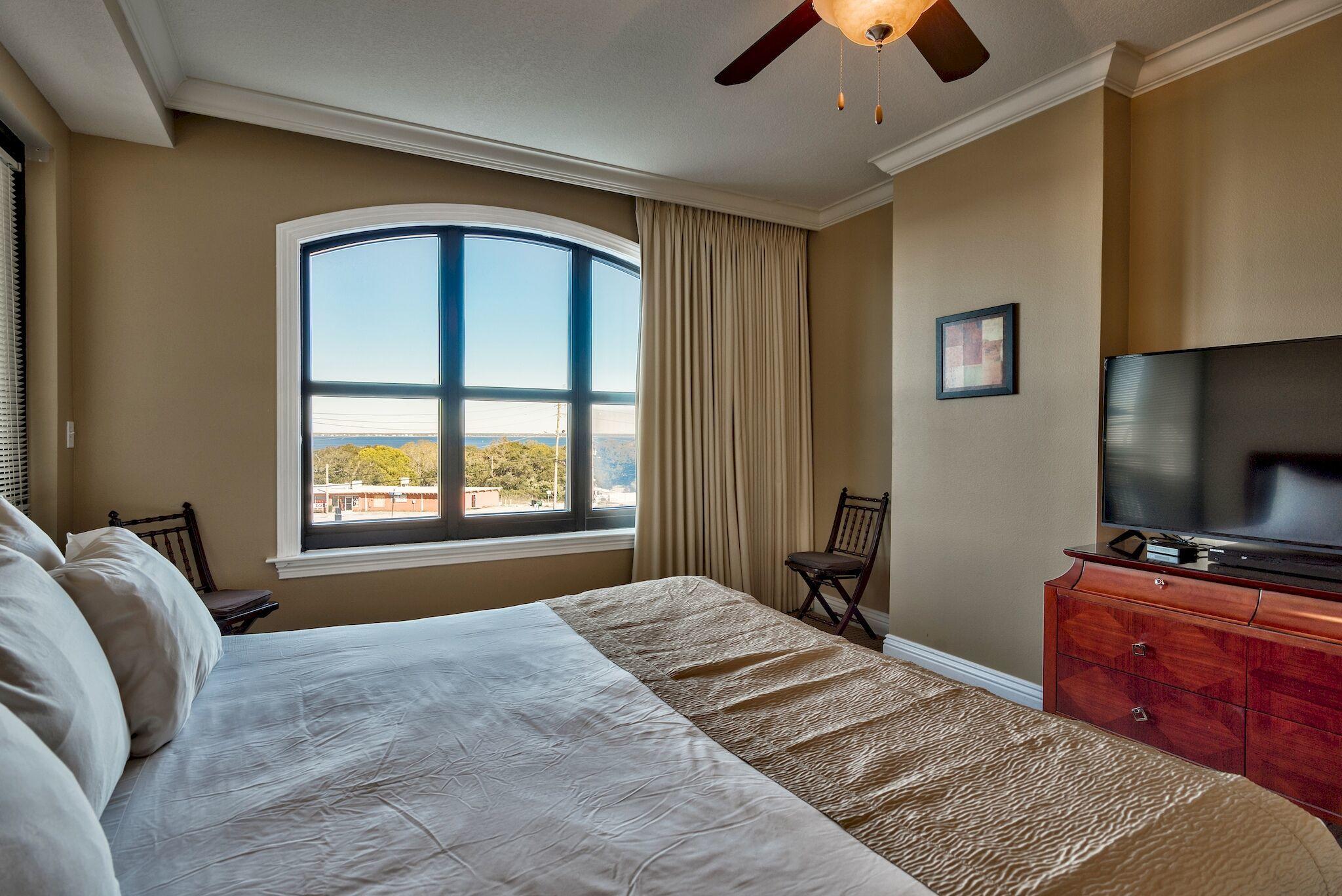 EMERALD GRANDE - Residential