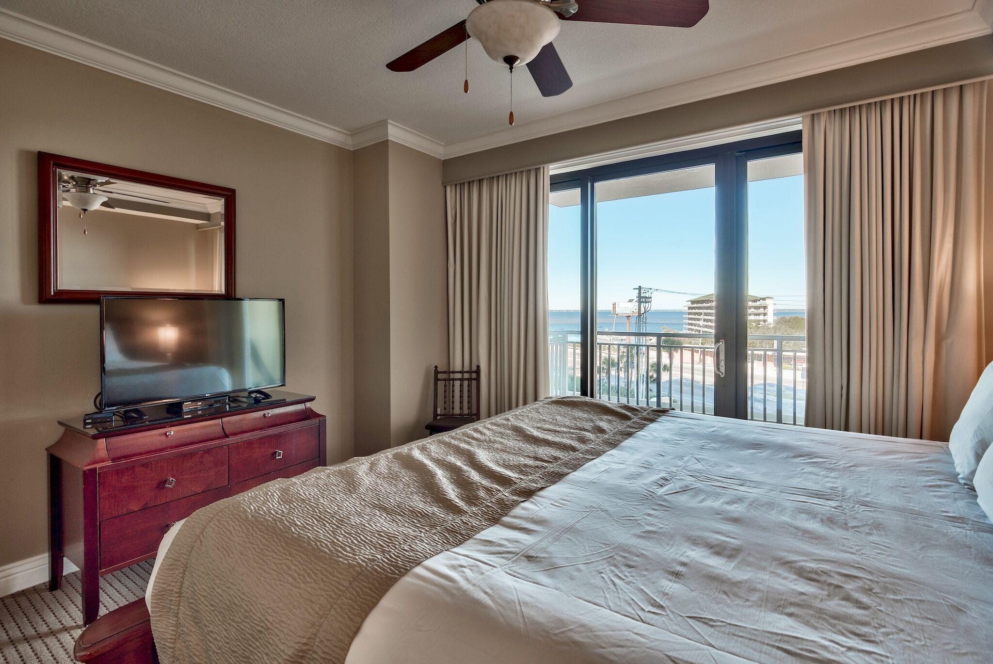 EMERALD GRANDE - Residential