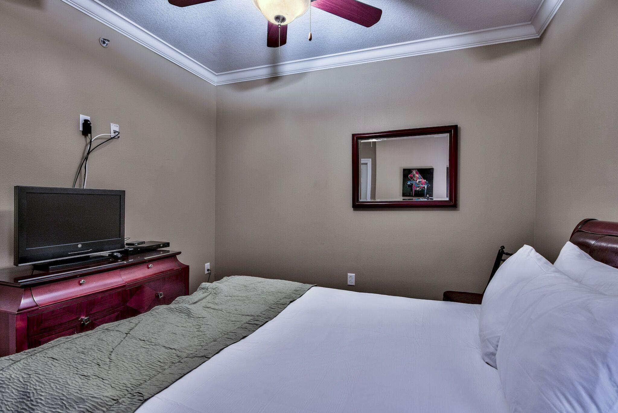 EMERALD GRANDE - Residential