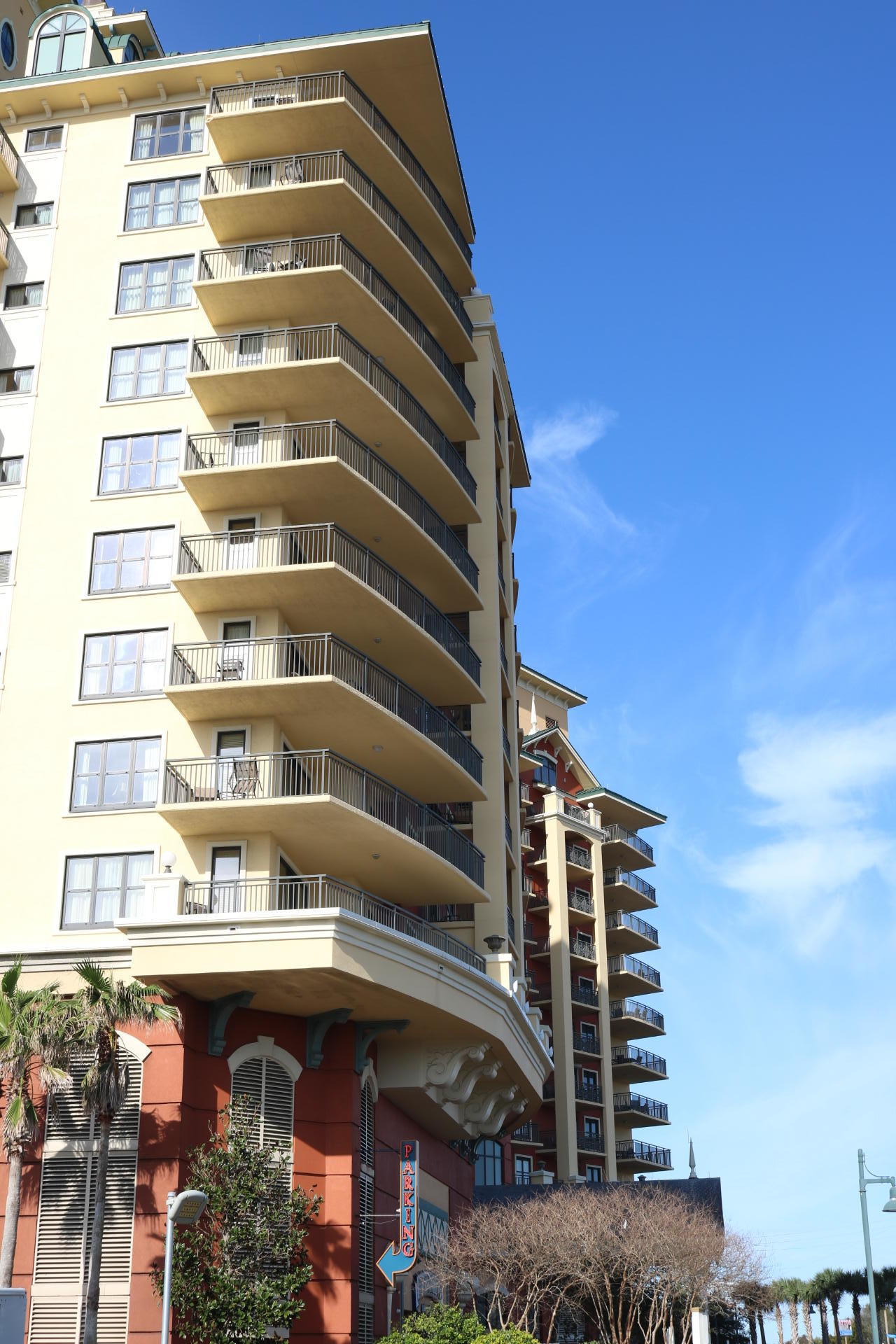 EMERALD GRANDE - Residential