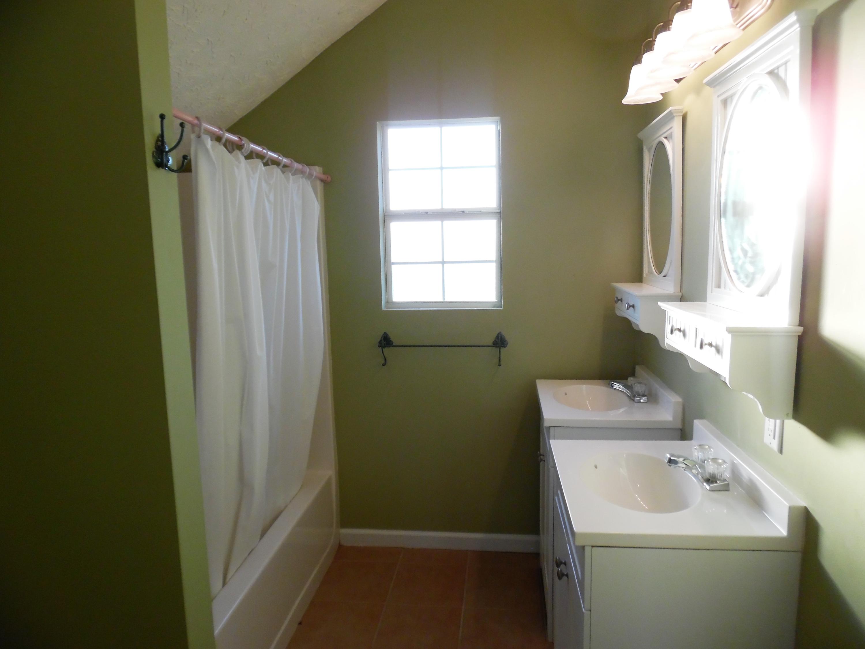 BRANDON OAKS 2ND ADD - Residential