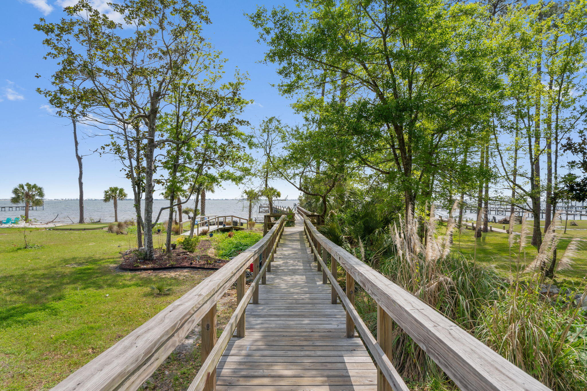 MAGNOLIA HARBOR - Residential