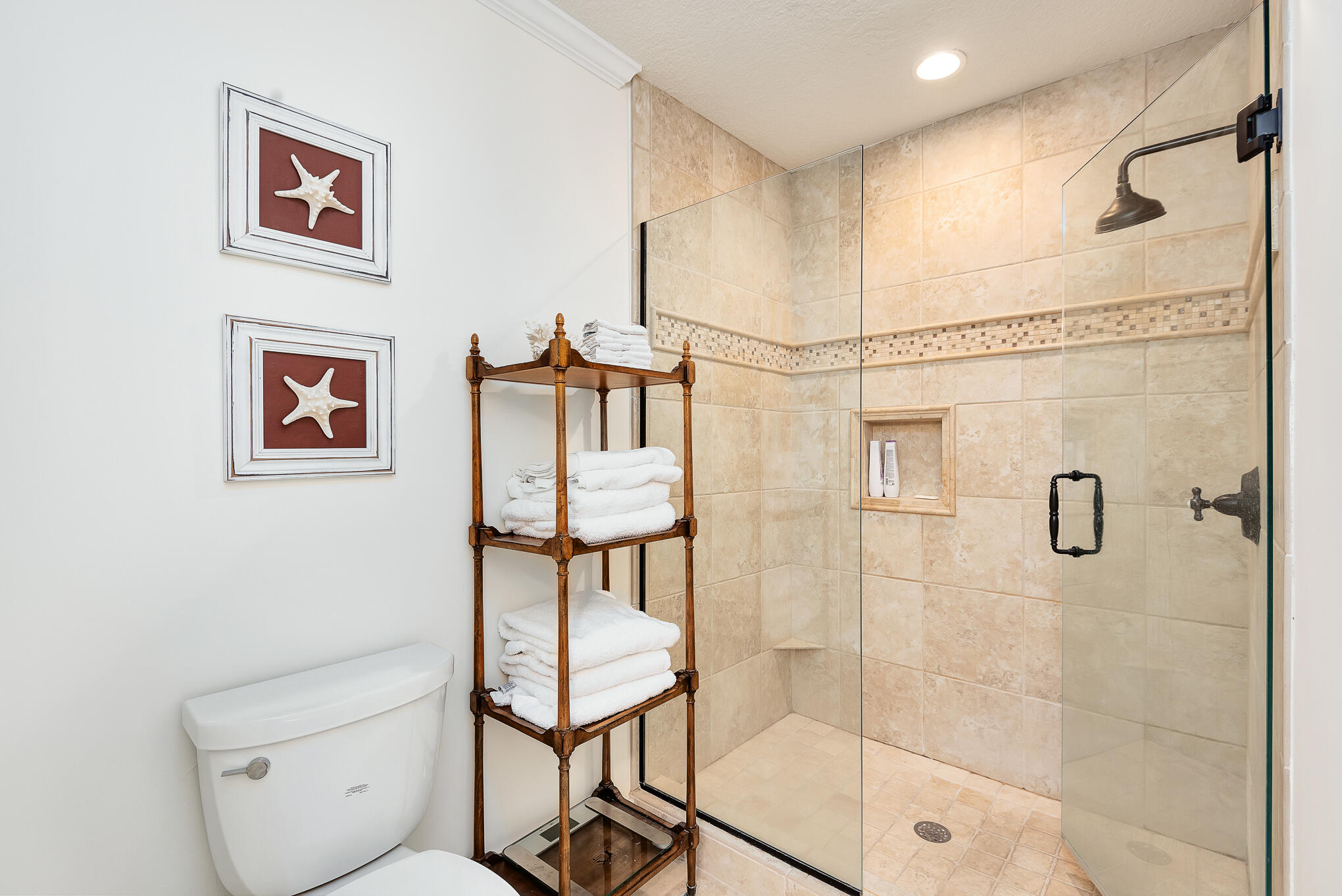 SAND PEBBLES T/H - Residential