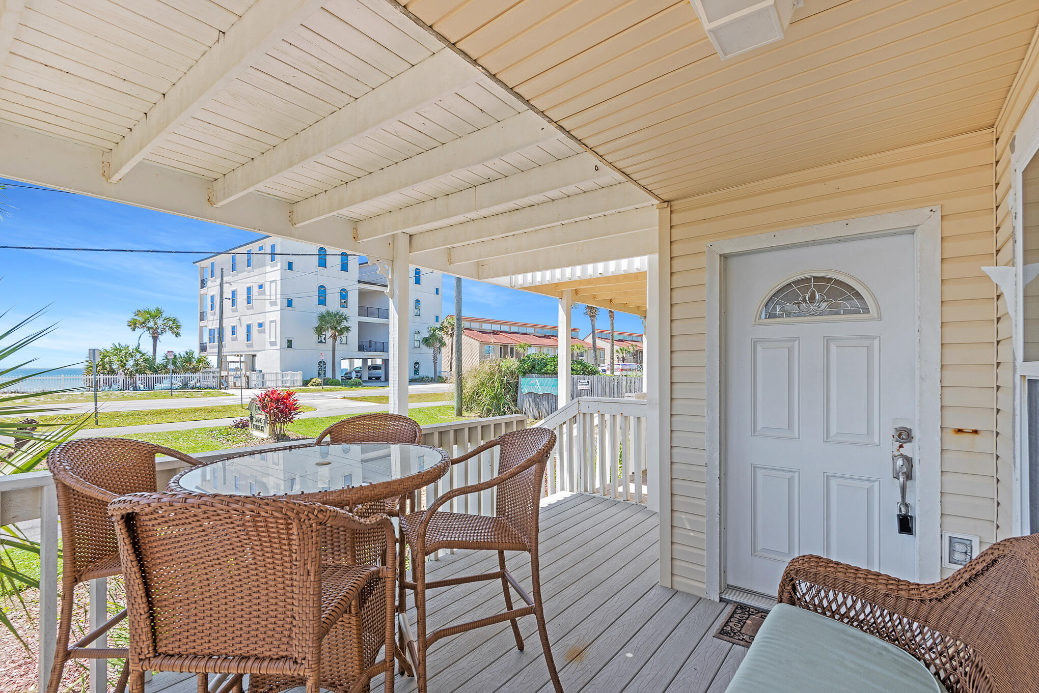 SAND PEBBLES T/H - Residential