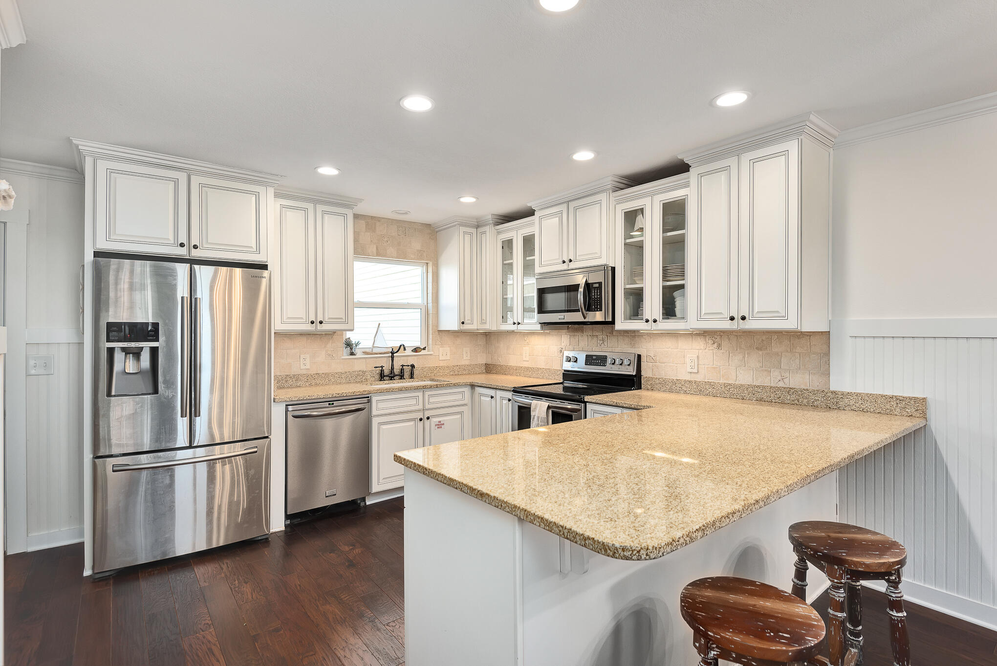 SAND PEBBLES T/H - Residential