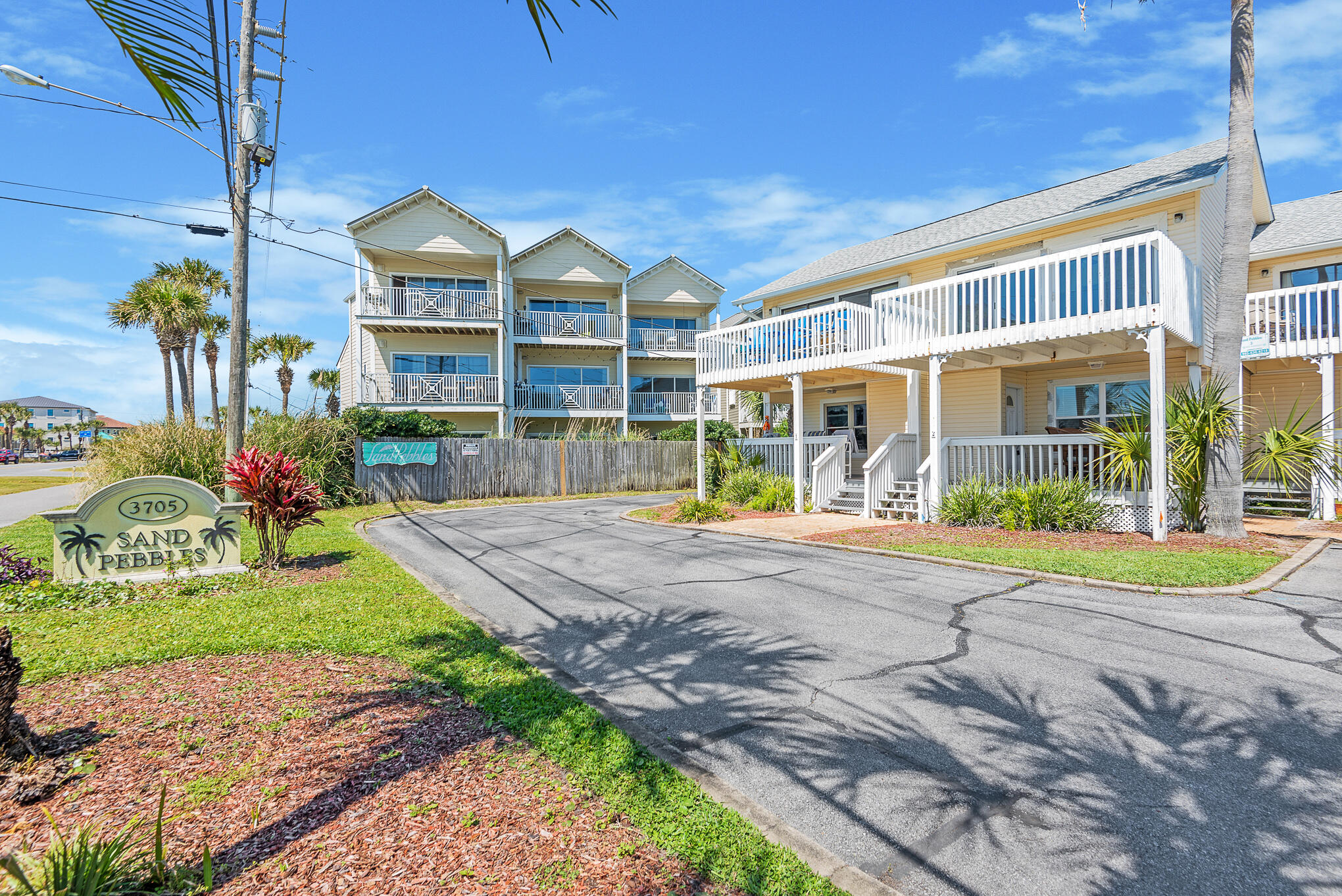 SAND PEBBLES T/H - Residential