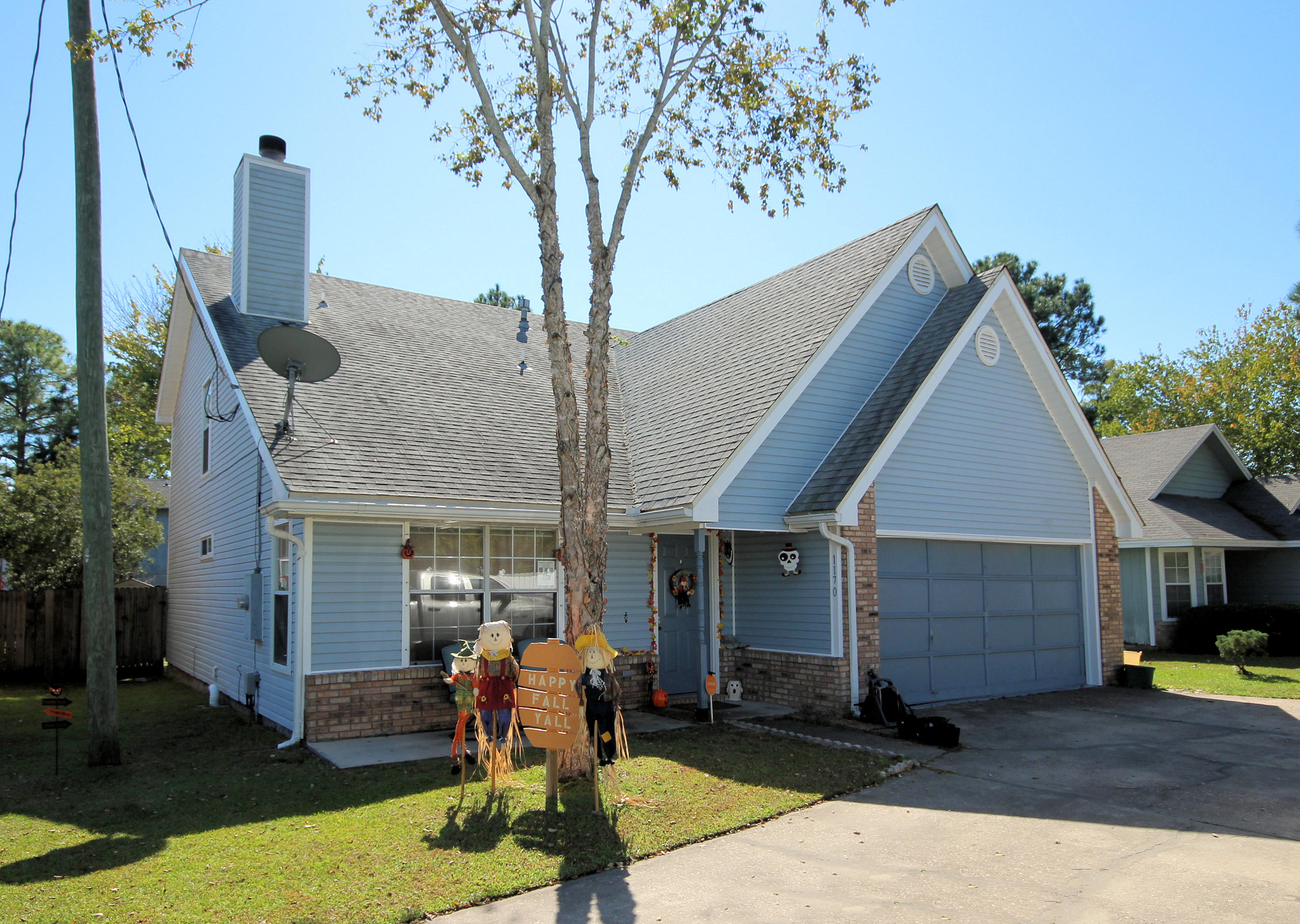 Beautiful 4 Bedroom home close to both Bases. Enter the Spacious living room with Vaulted ceilings, wood floors and a fireplace. Large country kitchen with tile floors, large pantry and all stainless appliances including a built-in microwave. Off the kitchen is a large deck (wired for hot tub), enjoy outdoor cooking and entertaining, and privacy fenced yard.The Master suite is downstairs. Upstairs is a loft with built-ins for office, 3 good size bedrooms, one with a huge walk-in closet. Upgrades include, wood and tile floors, ceiling fans, new electric switches and stainless appliances. A/C condenser replaced in the last 3 years and roof replaced in 2007. On a quiet cul-de-sac with minimal traffic. If you are looking for a well kept, spacious home in a great location, look no more!