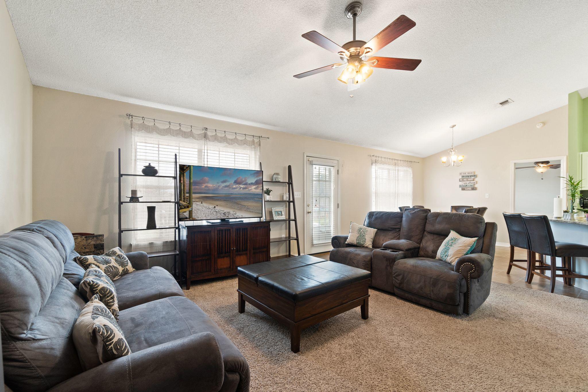 HAMPTON RIDGE ESTATES - Residential