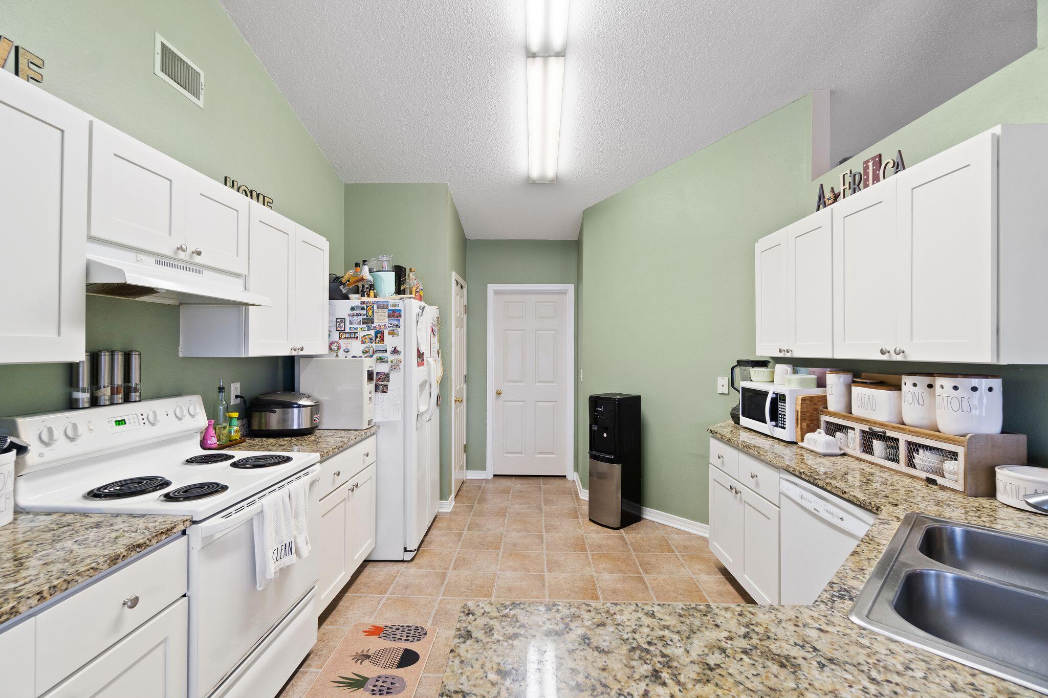 HAMPTON RIDGE ESTATES - Residential