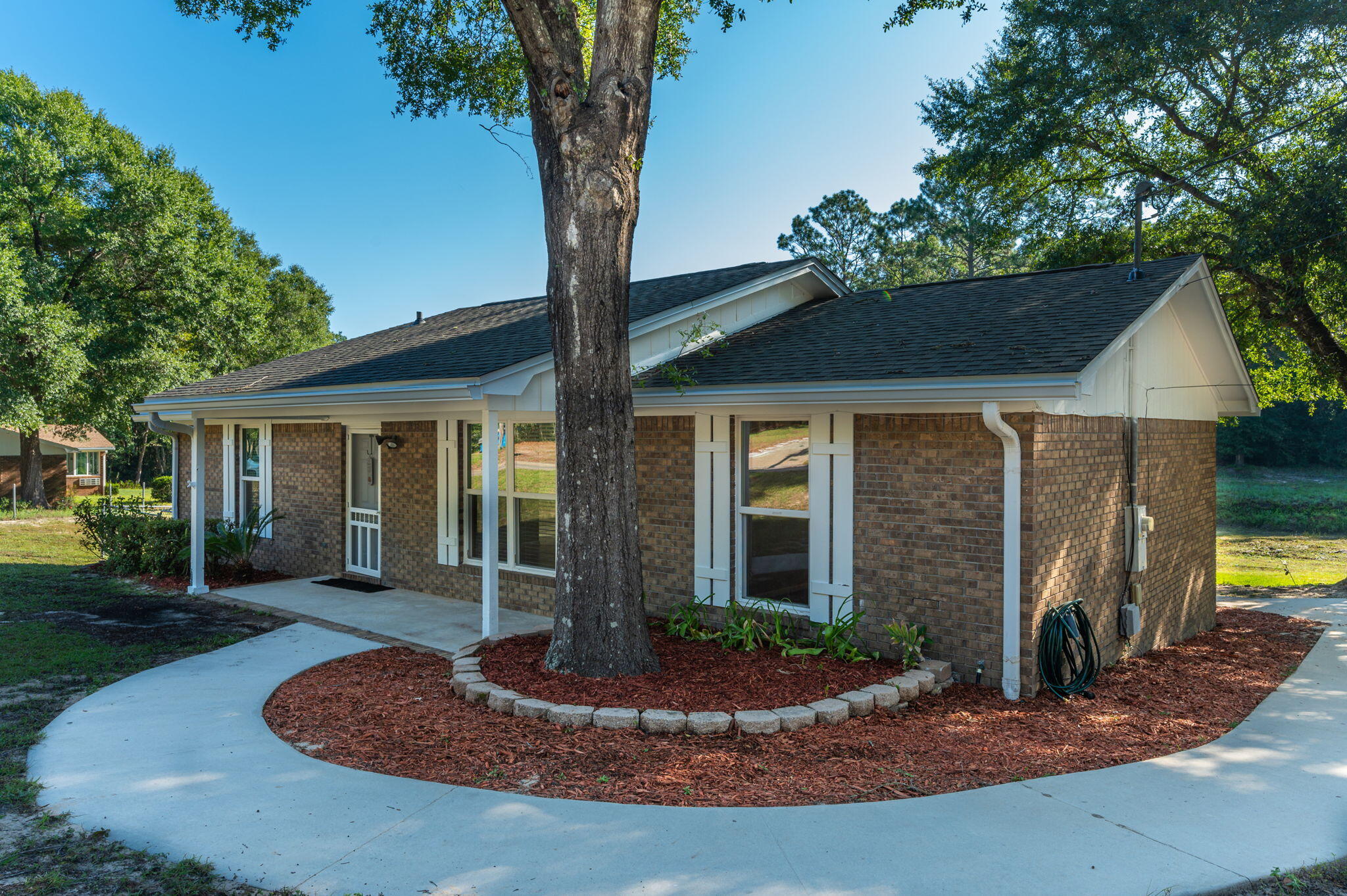 MCLAUGHLIN & HARRIS - Residential