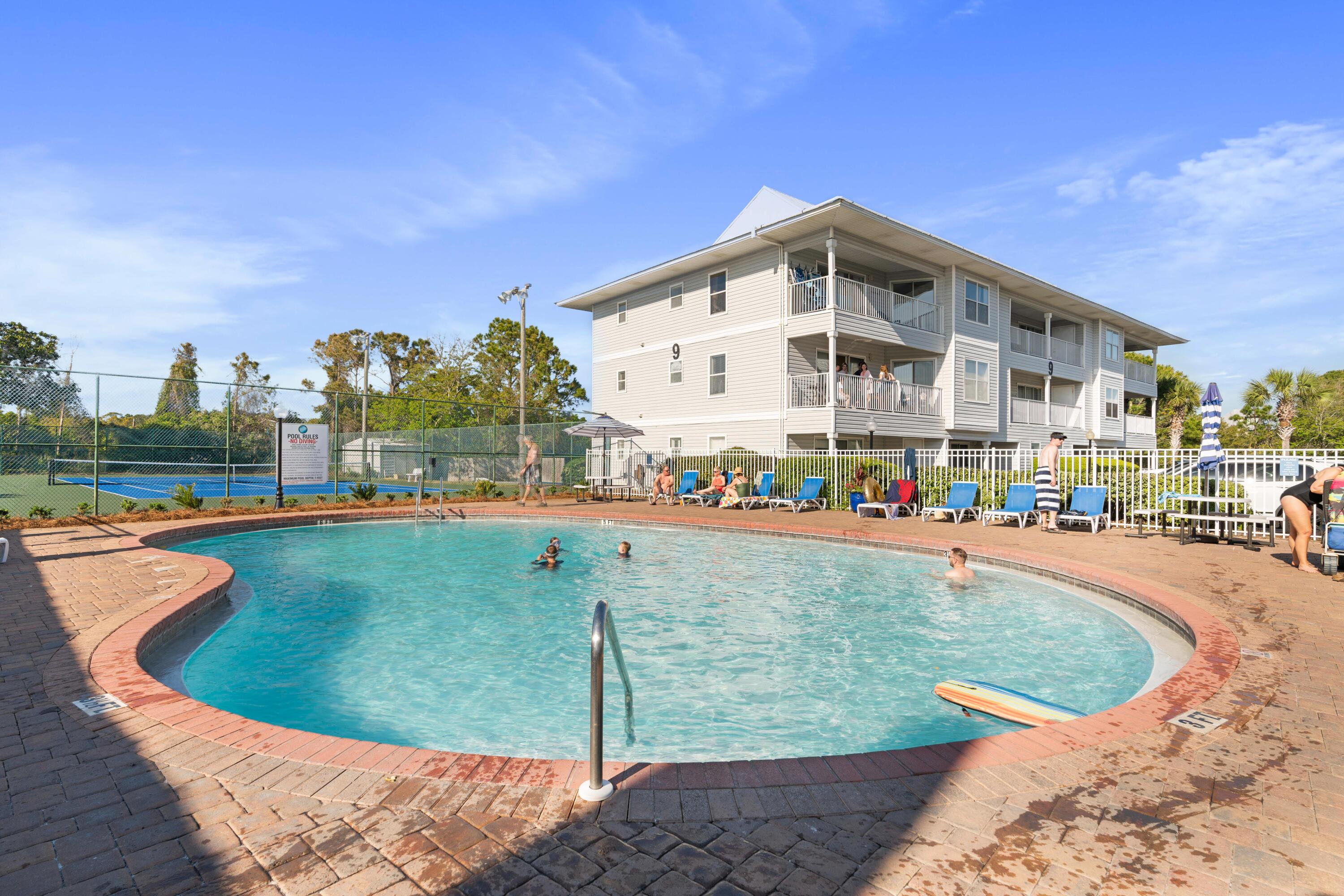 BEACHSIDE VILLAS CONDO - Residential