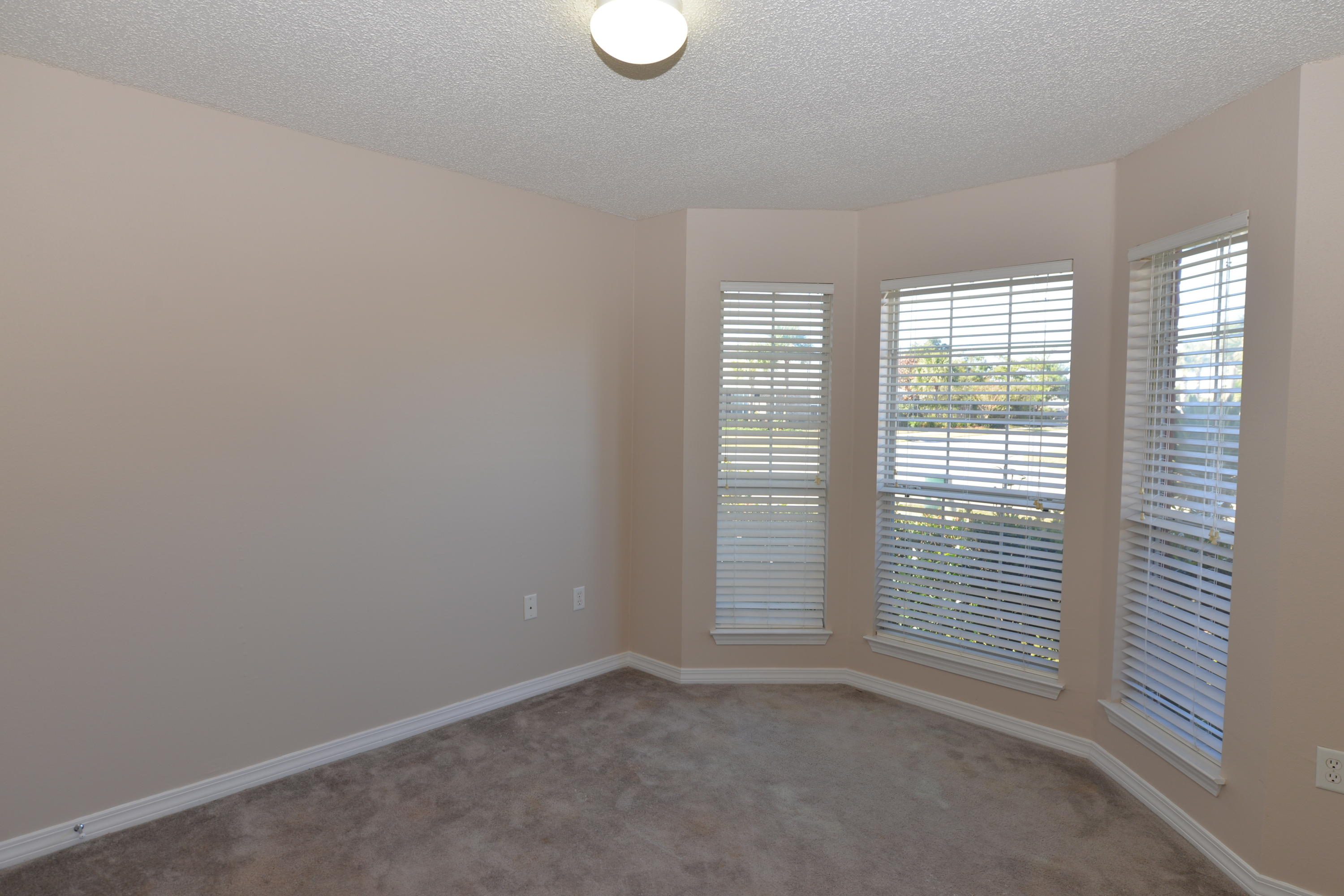 PARADISE RETREAT - Residential