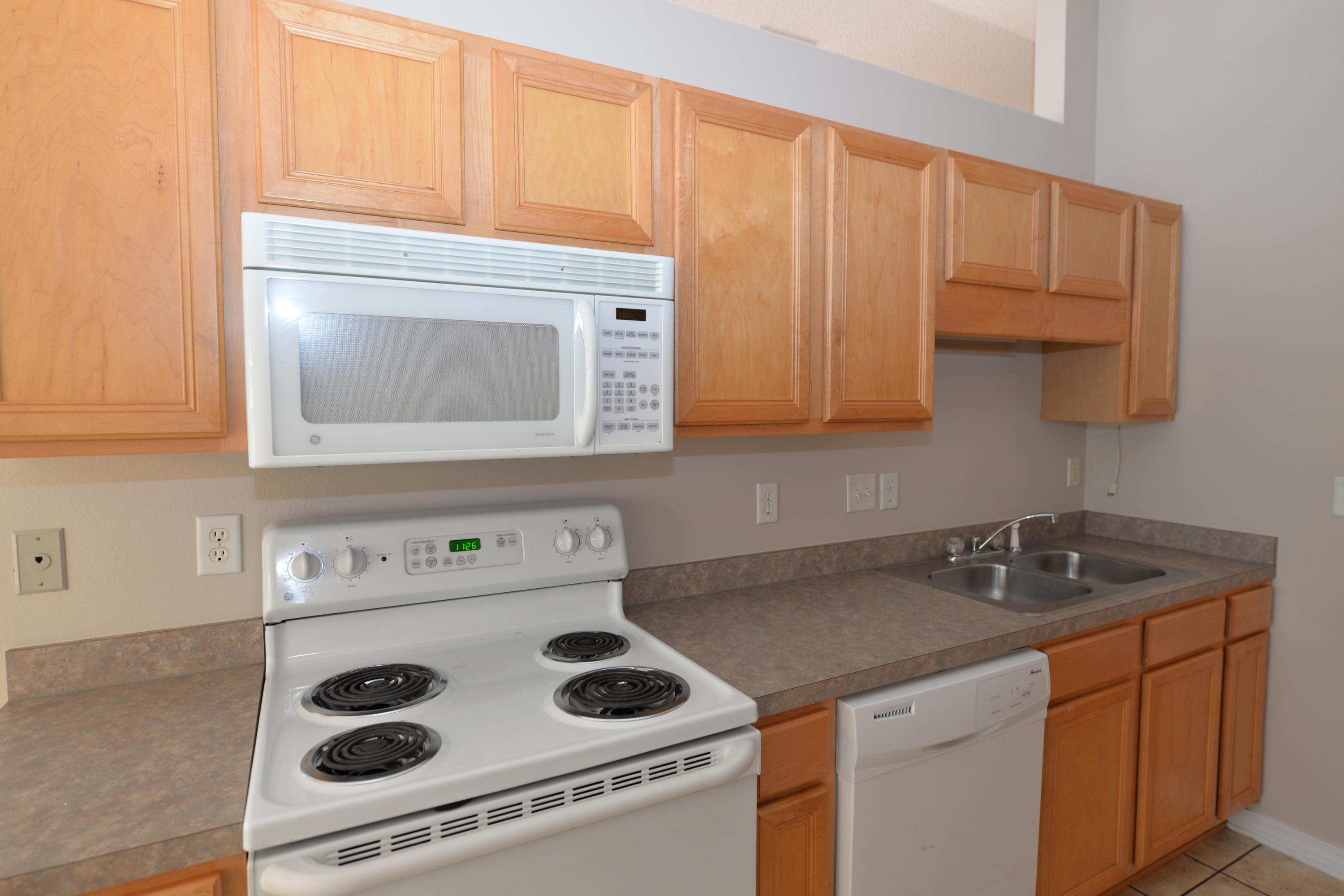 PARADISE RETREAT - Residential