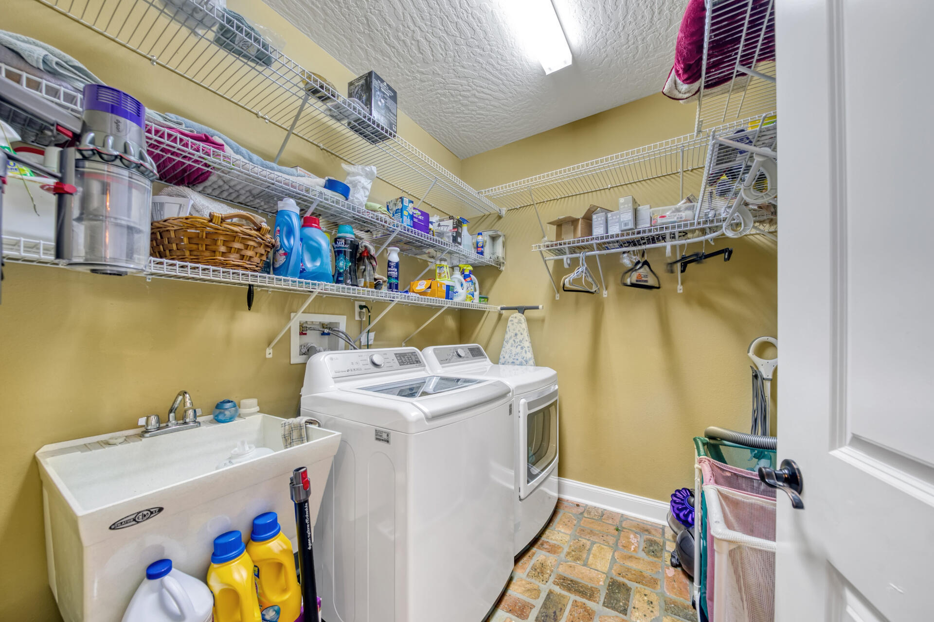 GARNIERS HEIGHTS 1ST ADDN - Residential