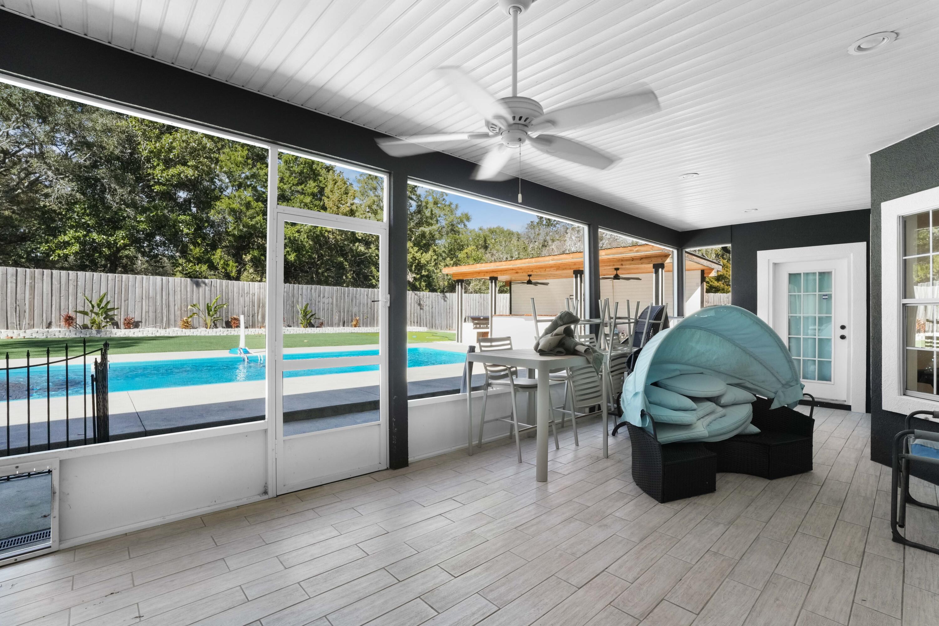 CALHOUN S/D TO DESTIN - Residential