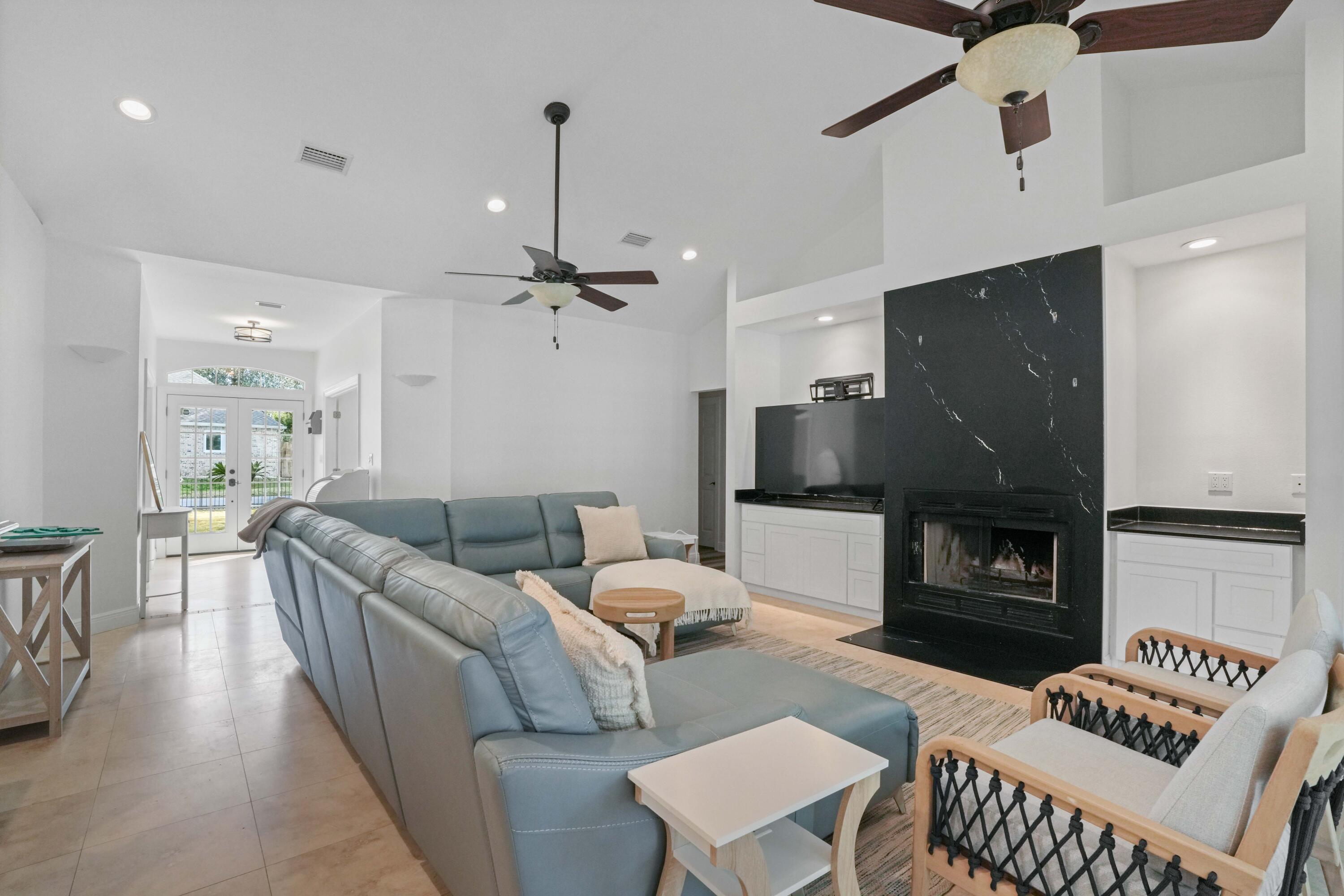 CALHOUN S/D TO DESTIN - Residential