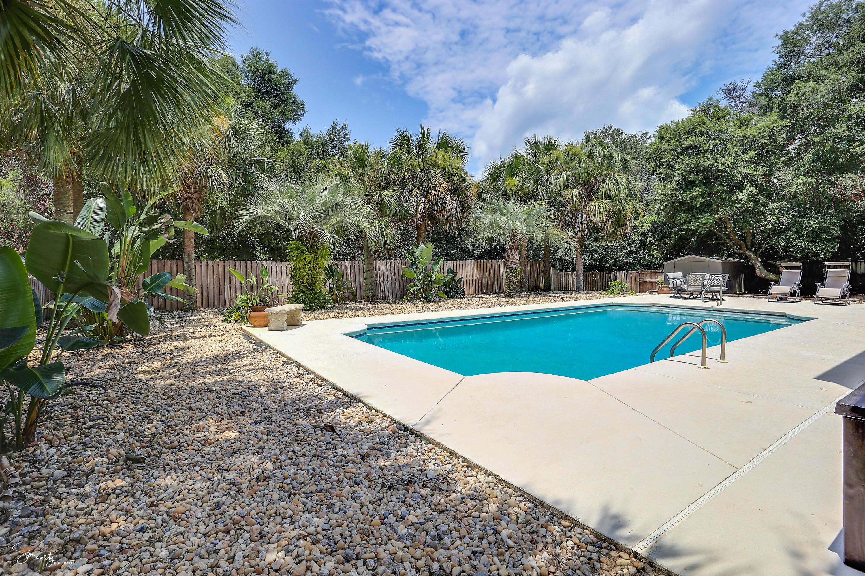 HIDDEN CREEK - Residential