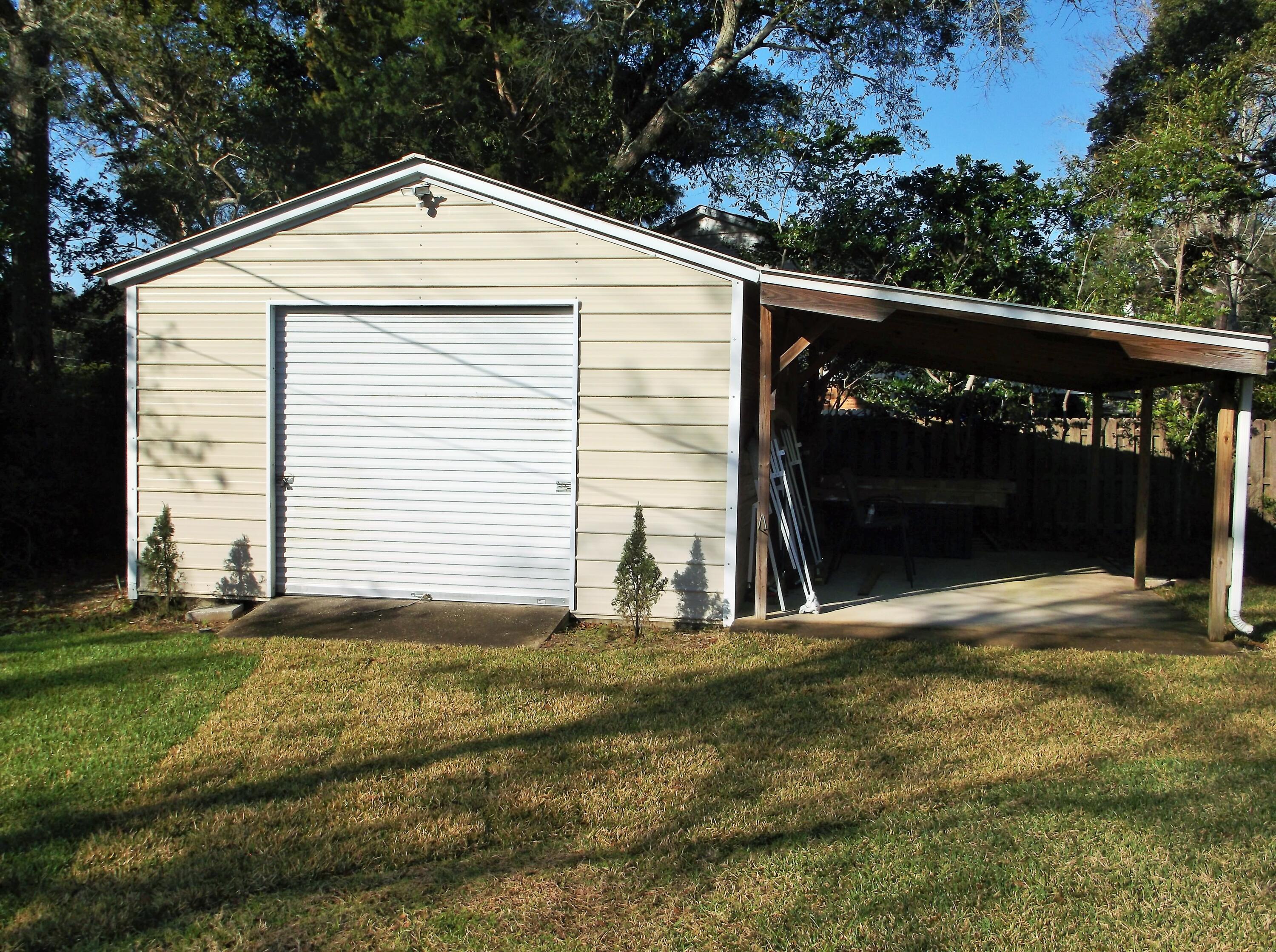 COUNTRY CLUB ESTATES - Residential