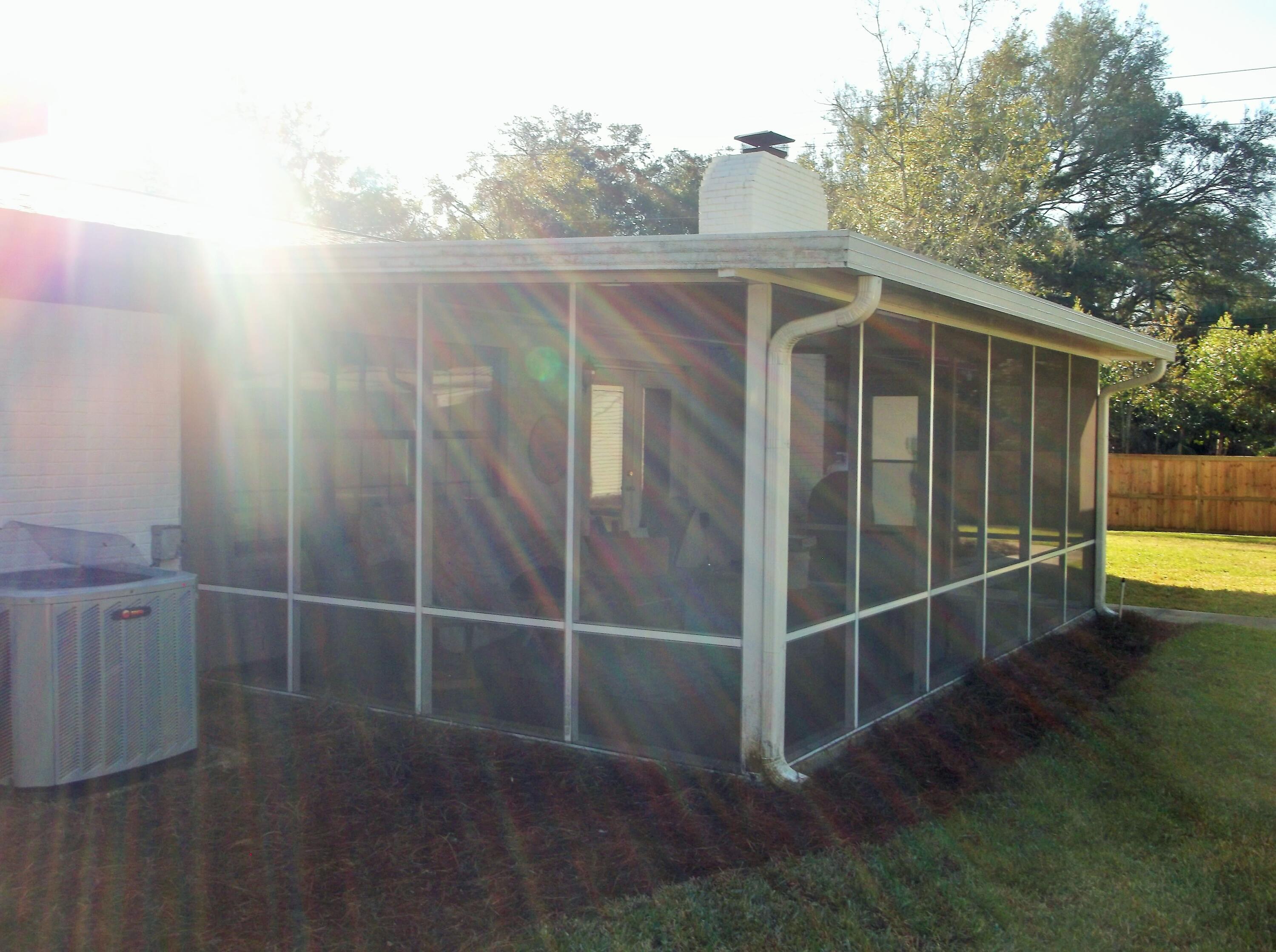 COUNTRY CLUB ESTATES - Residential