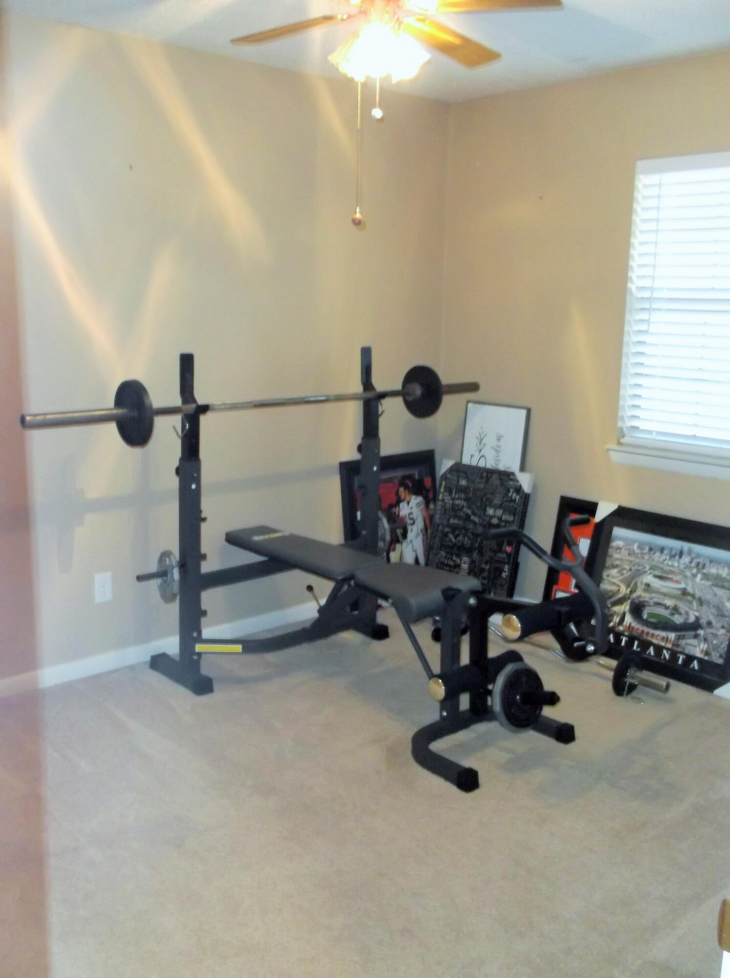 COUNTRY CLUB ESTATES - Residential