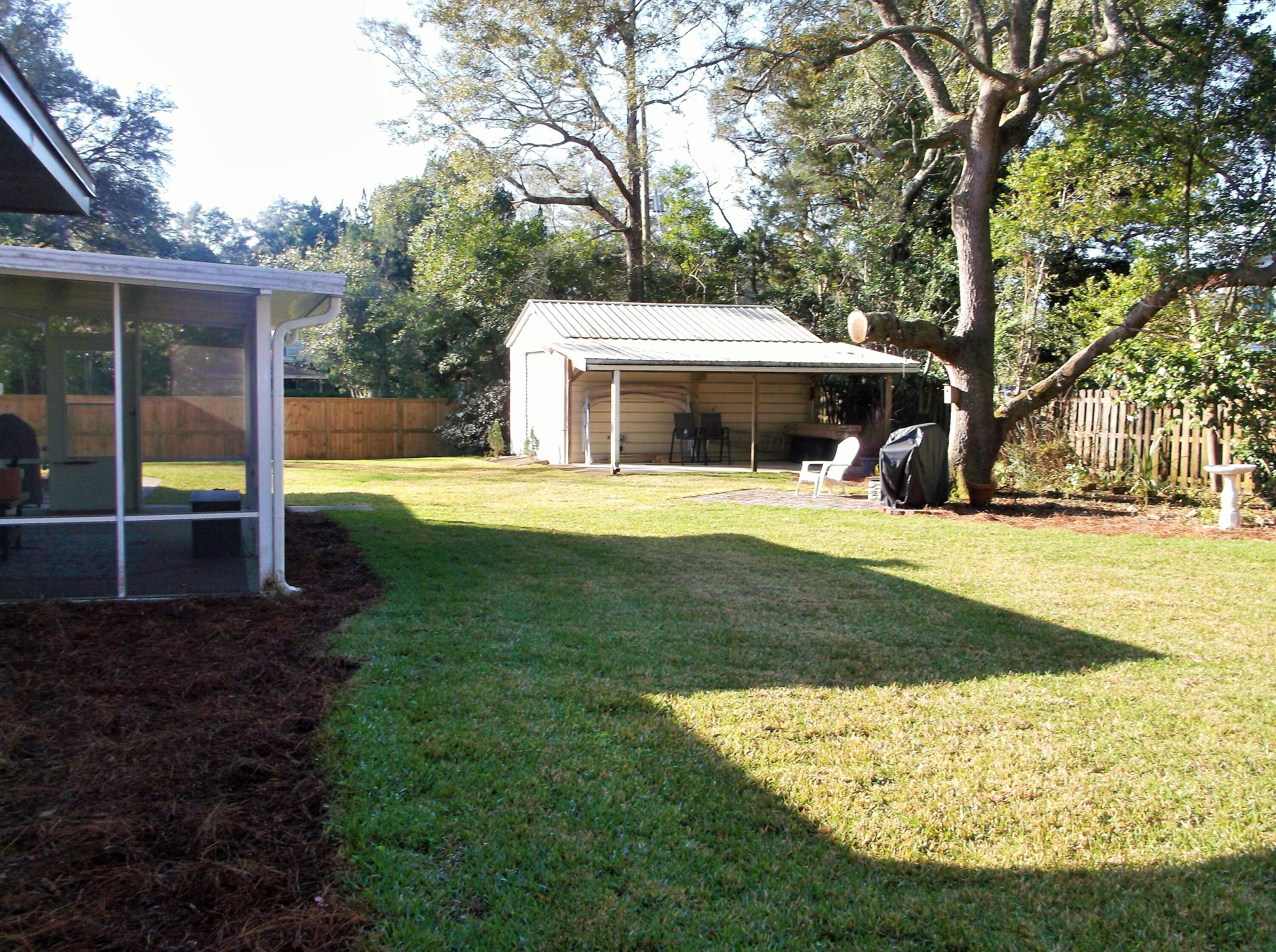 COUNTRY CLUB ESTATES - Residential