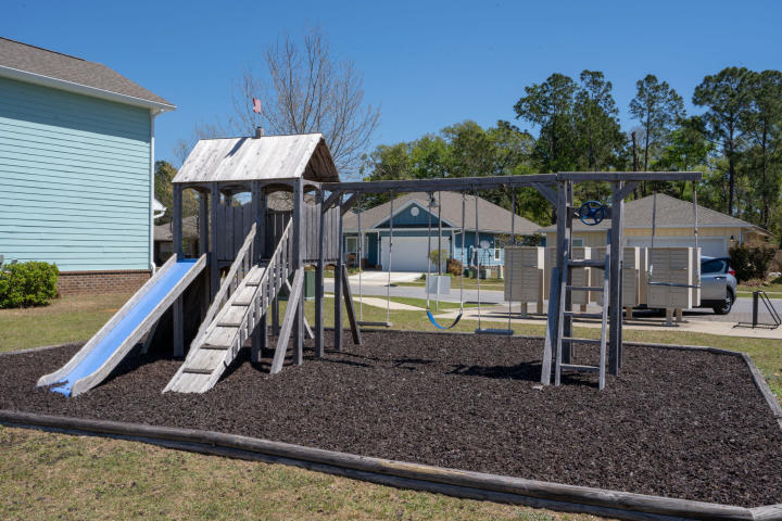 LAGRANGE LANDING - Land