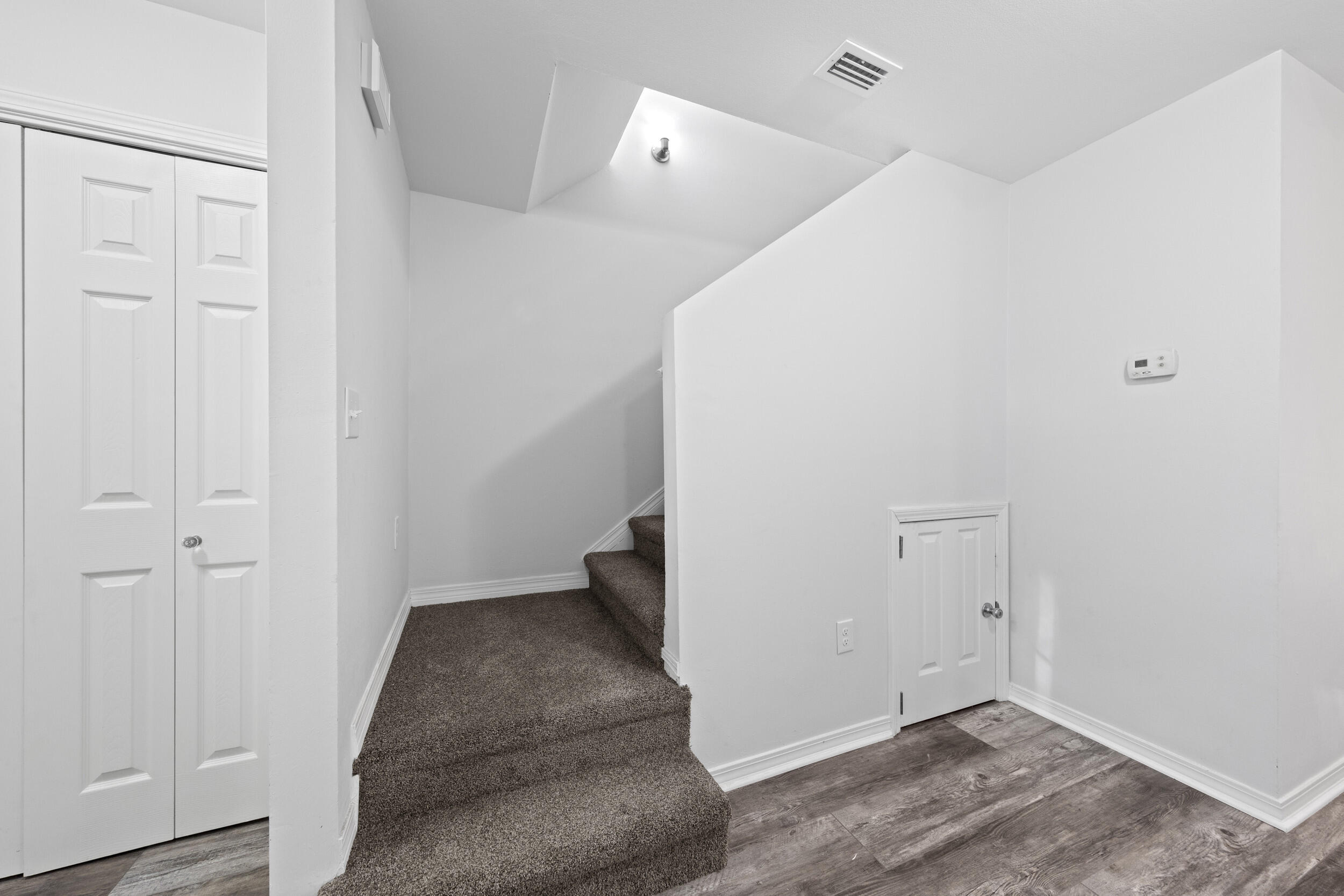 Valparaiso Pinecrest 2 - Residential Lease