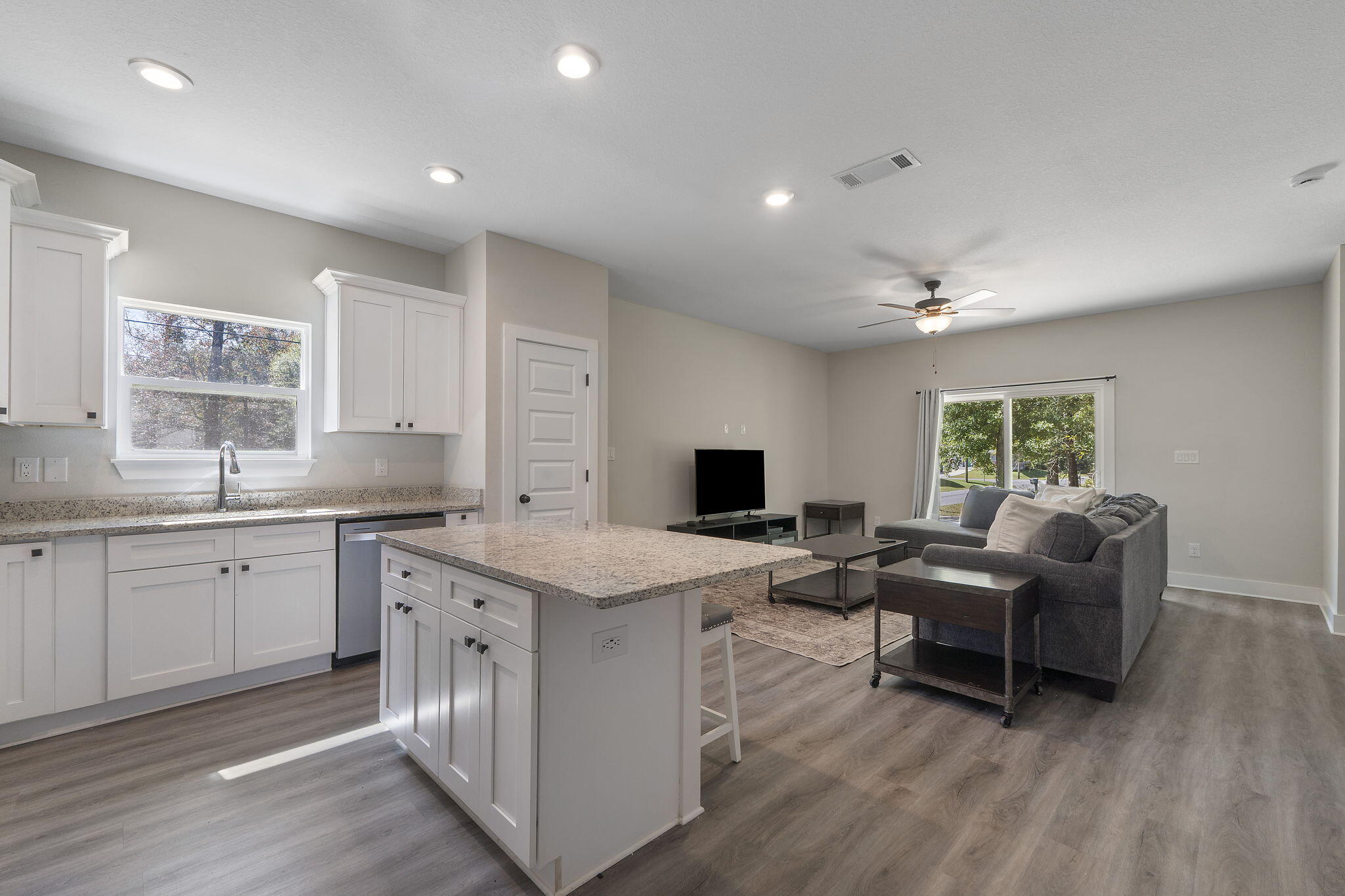 AVALON BEACH - Residential