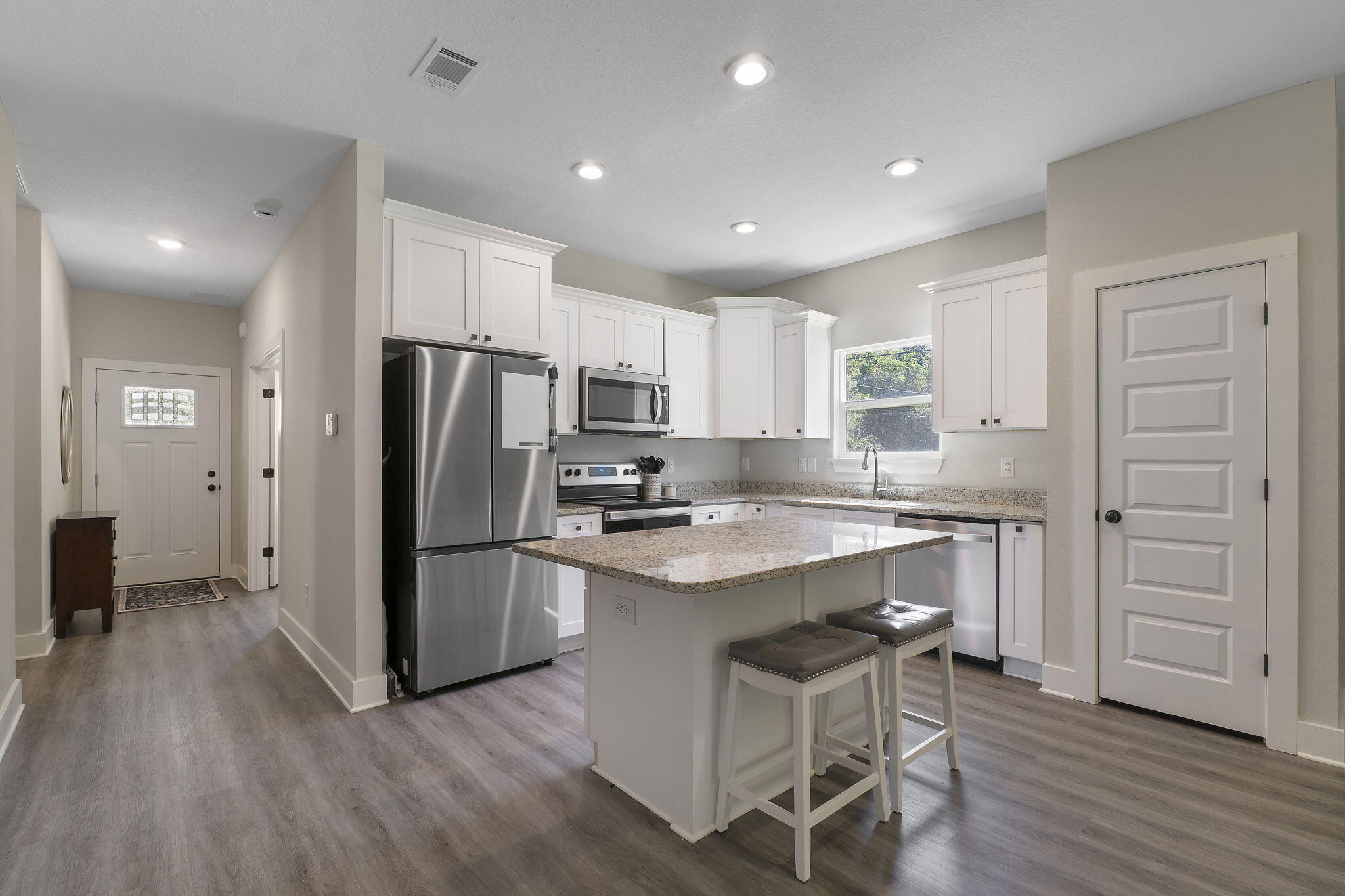 AVALON BEACH - Residential