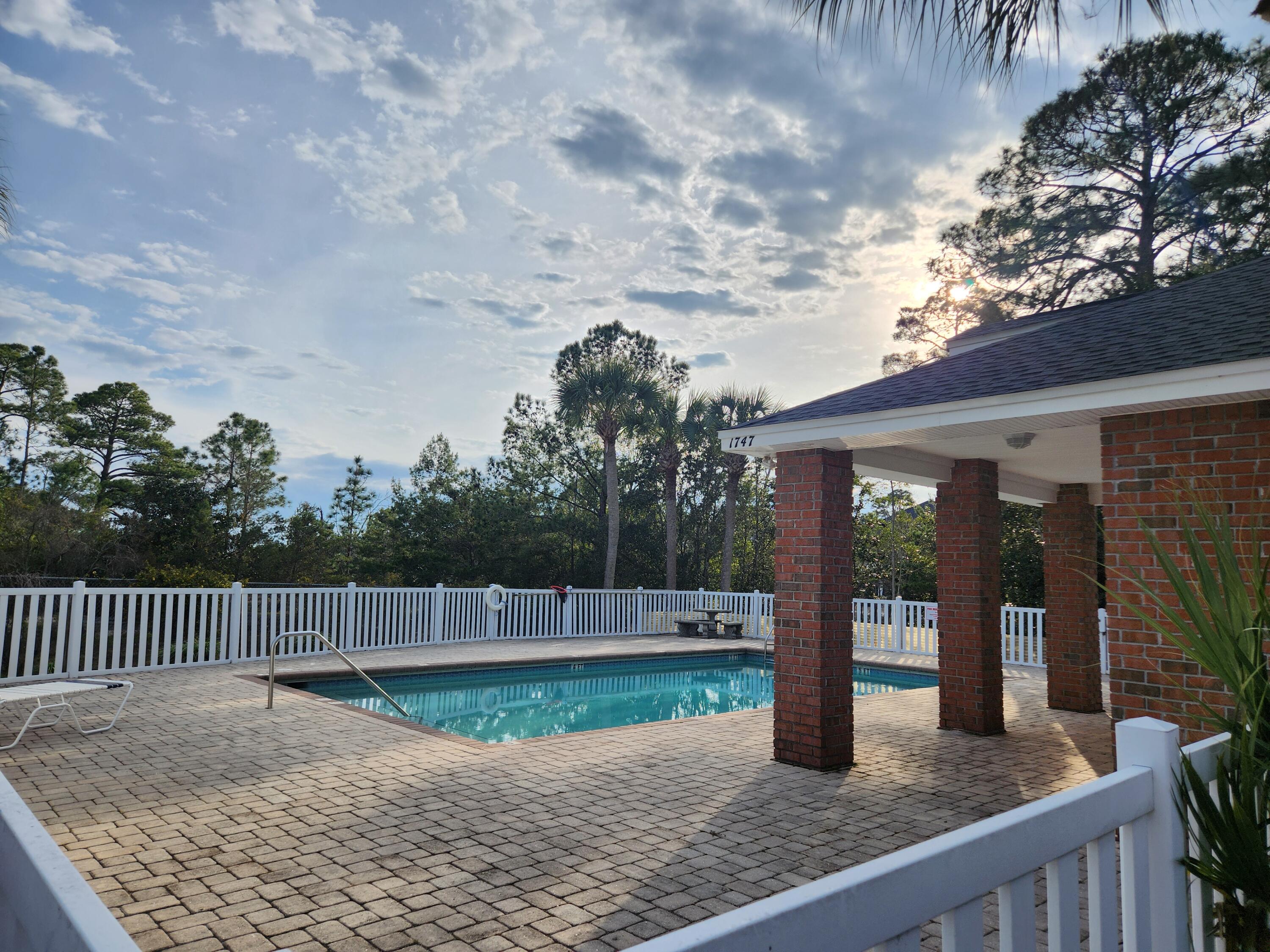 SOUND HAMMOCK - Residential