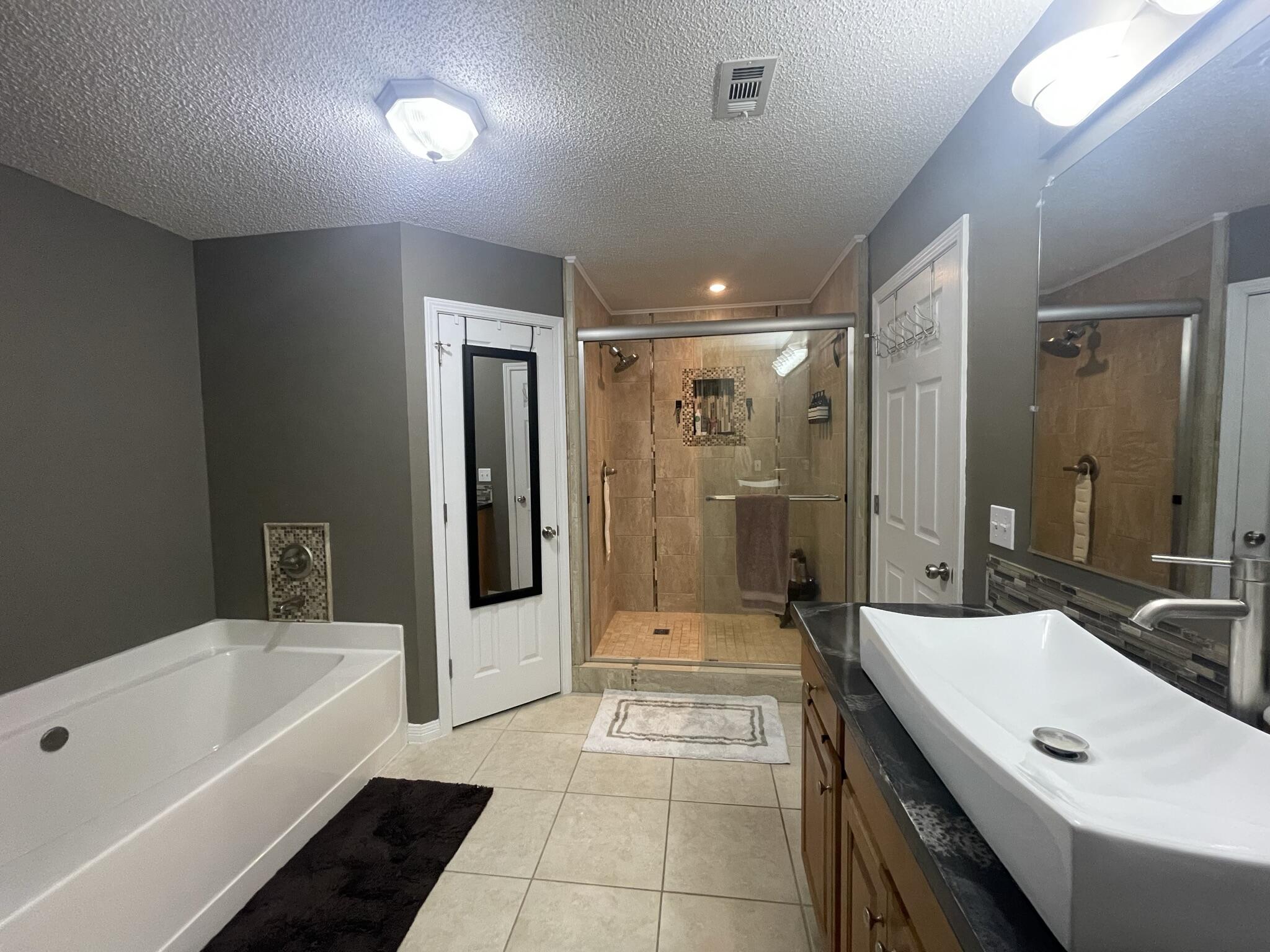 OLD BETHEL ESTATES PH I - Residential Lease