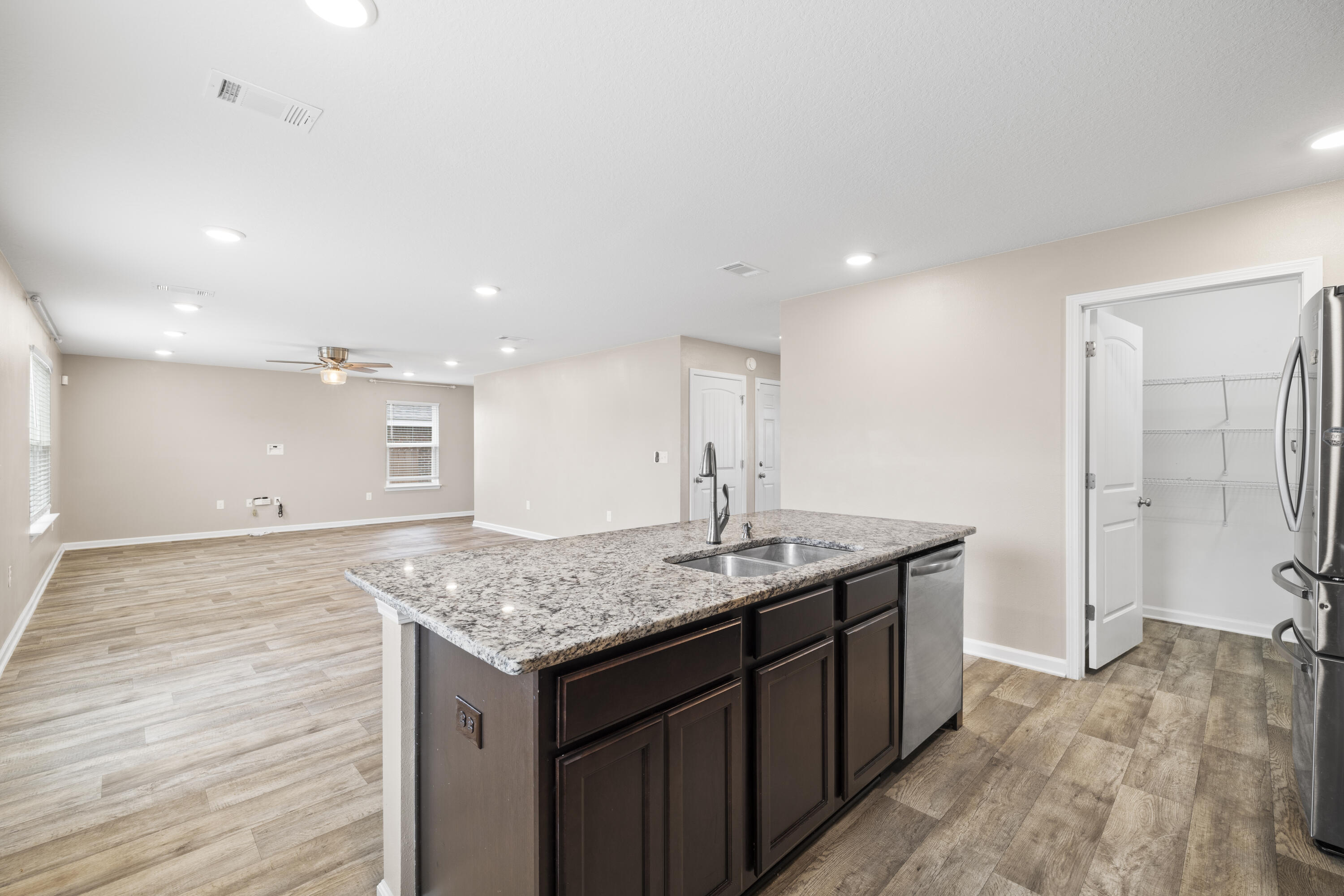 Redstone Commons - Residential Lease