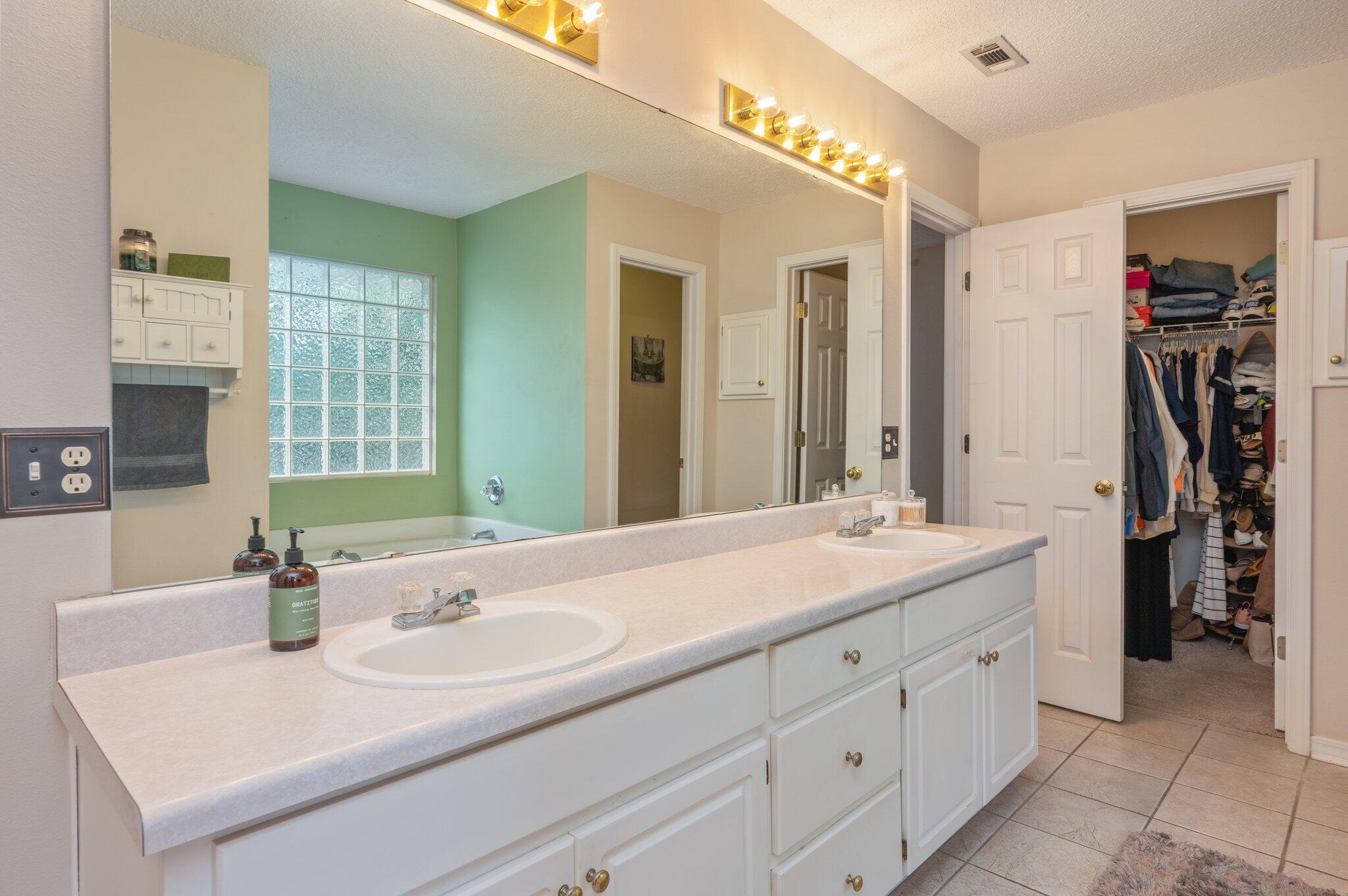 RIVERCHASE S/D PH 3 - Residential