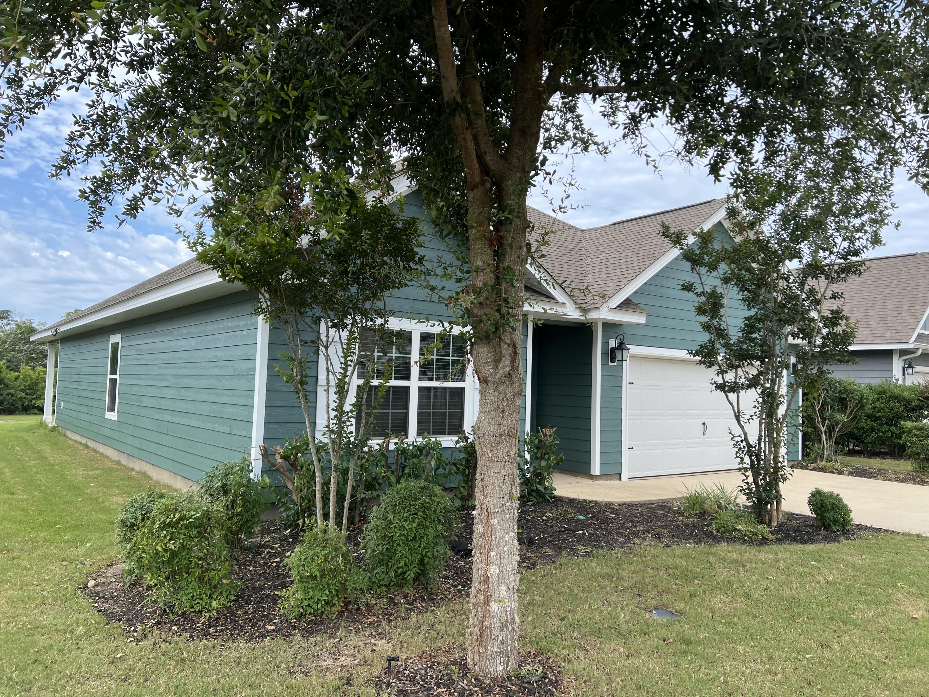 HAMMOCK BAY - Residential Lease