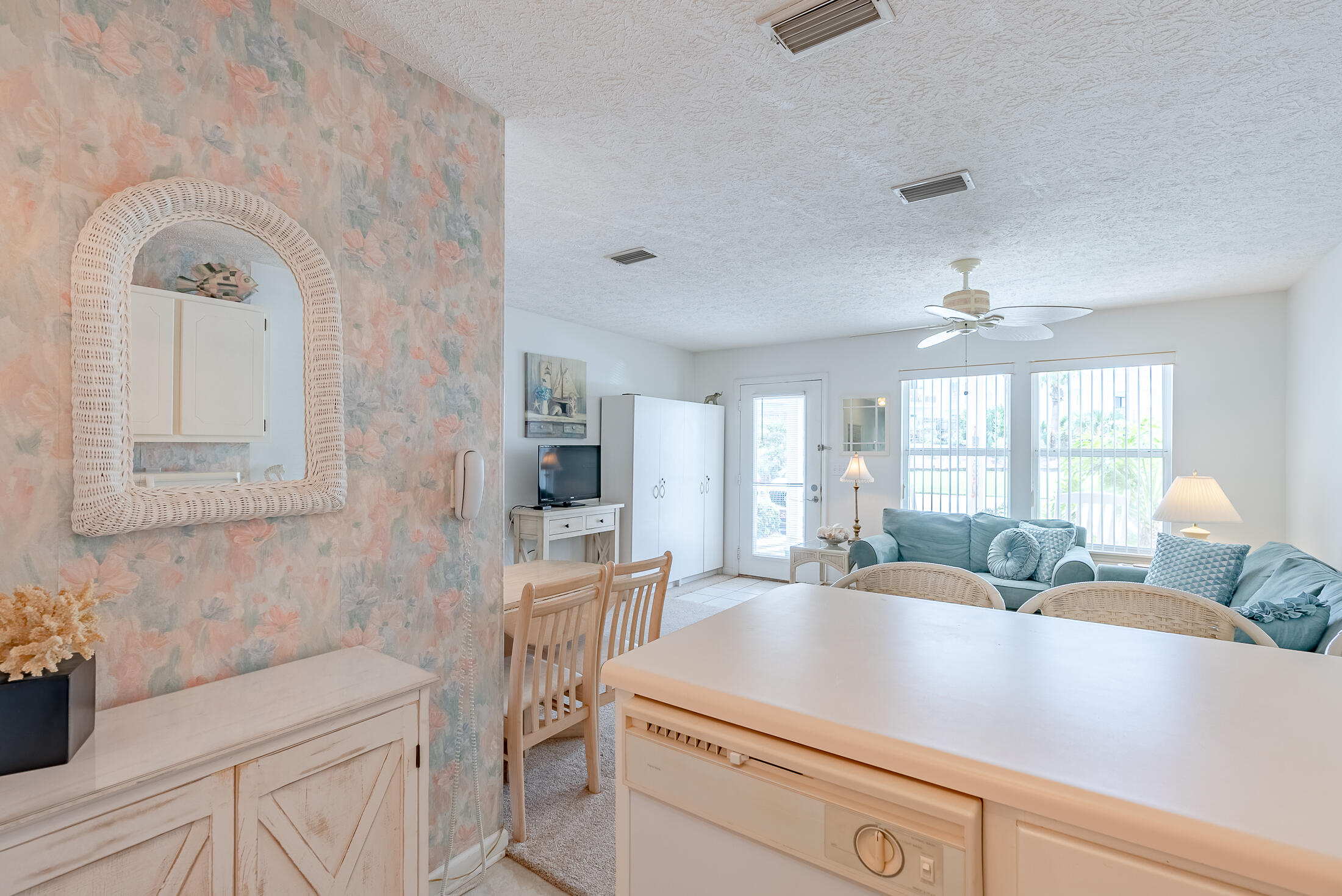 PEACHTREE PLACE 1 CONDO - Residential