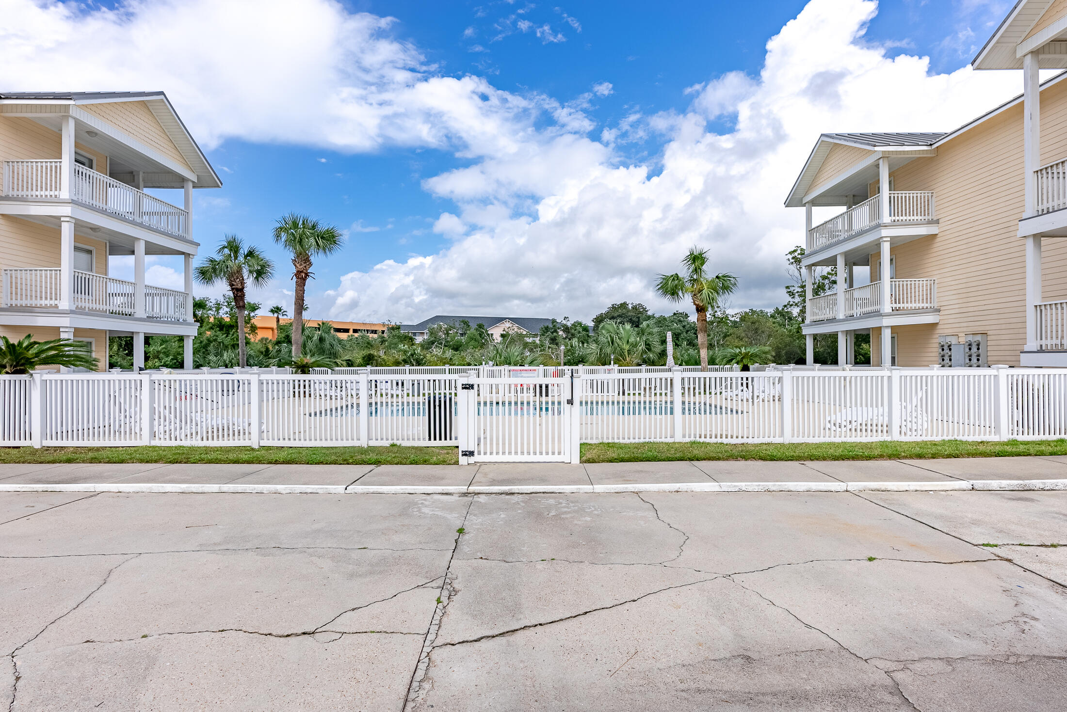 PEACHTREE PLACE 1 CONDO - Residential