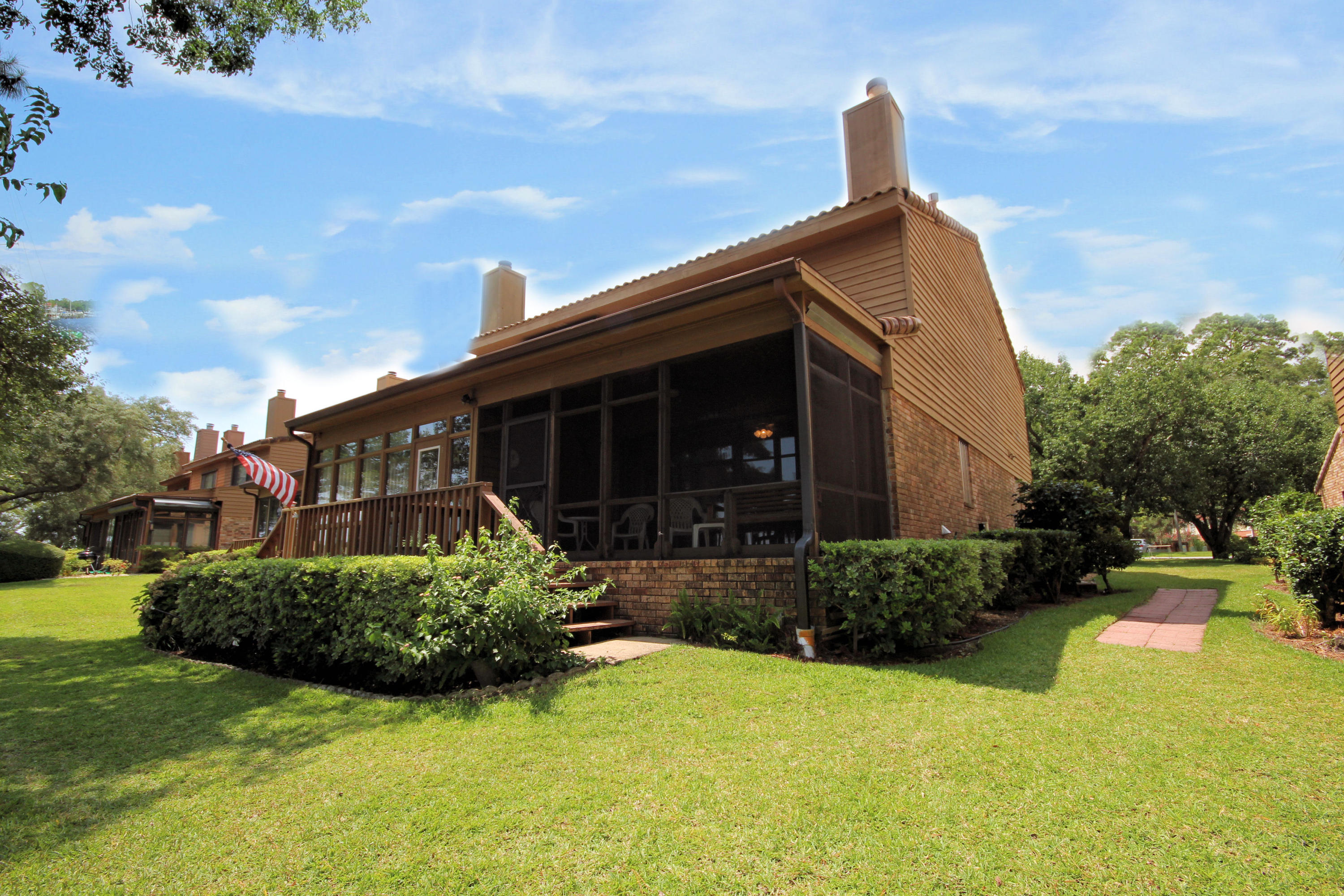 WATER OAKS 4 T/H - Residential