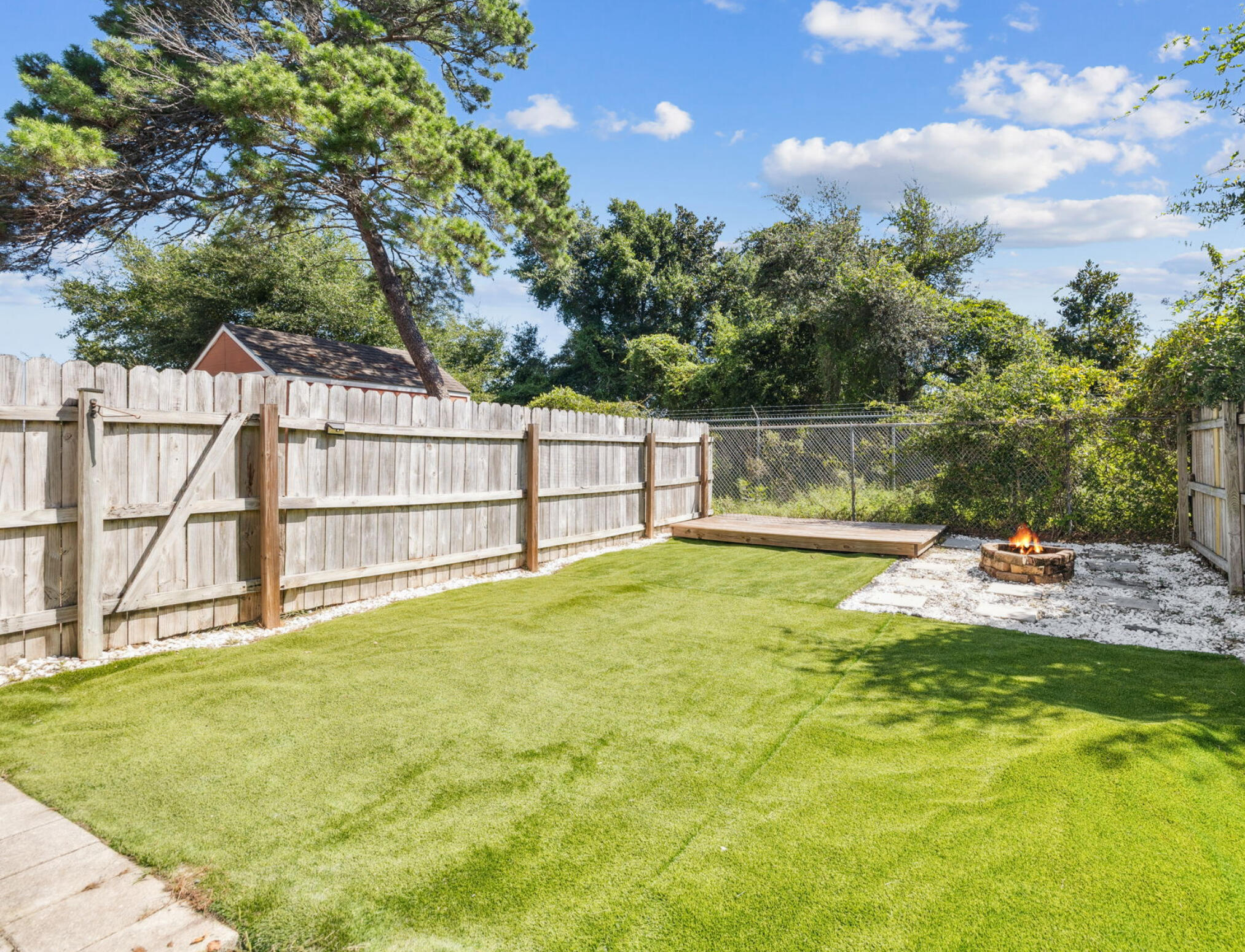 PINE RIDGE TRACE - Residential