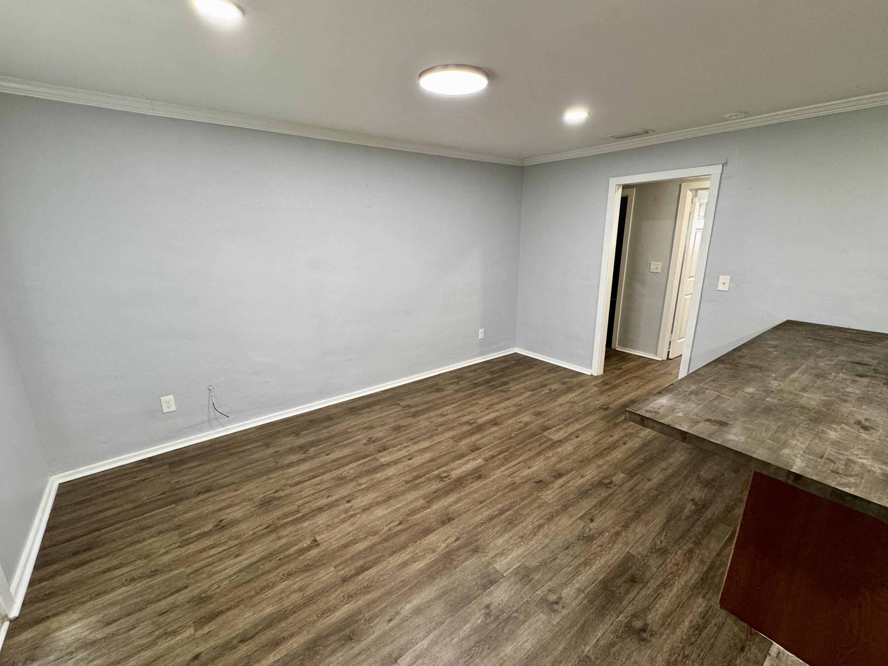 1302-Valp No of Tom's Bayou - Residential Lease