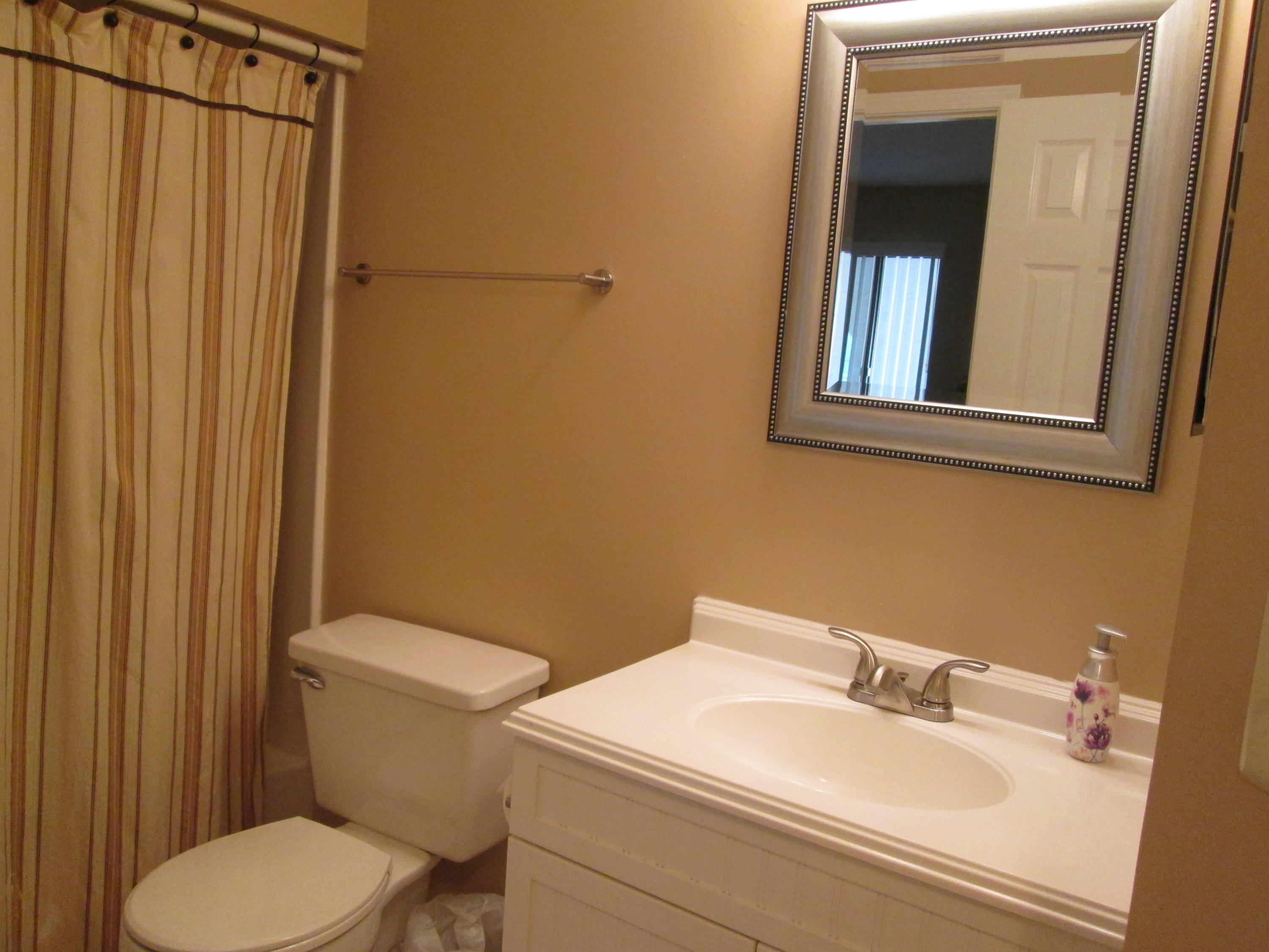LAKESIDE CONDO AT BLUEWATER BAY - Residential Lease