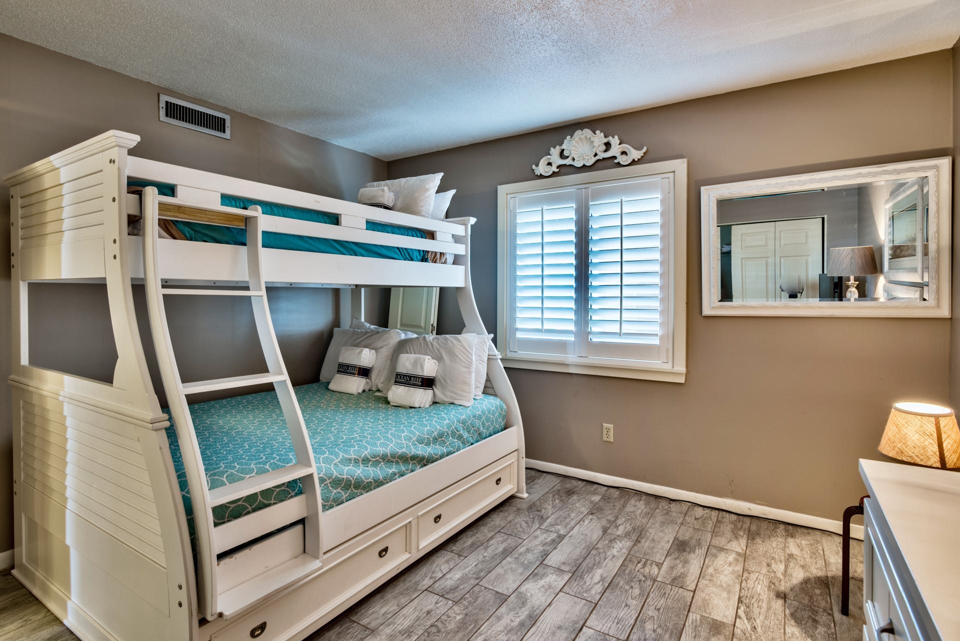 EMERALD TOWERS CONDO - Residential