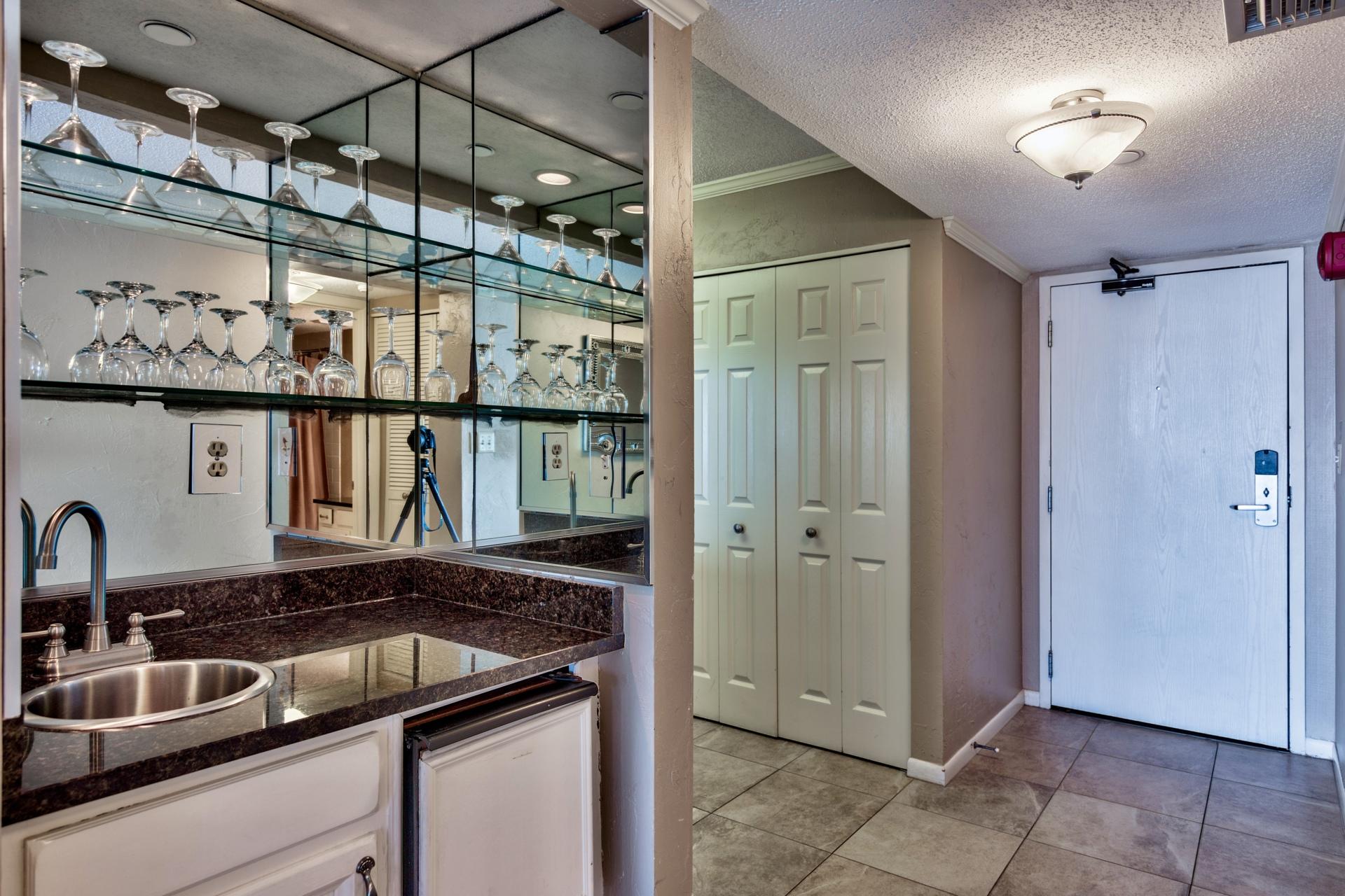 EMERALD TOWERS CONDO - Residential