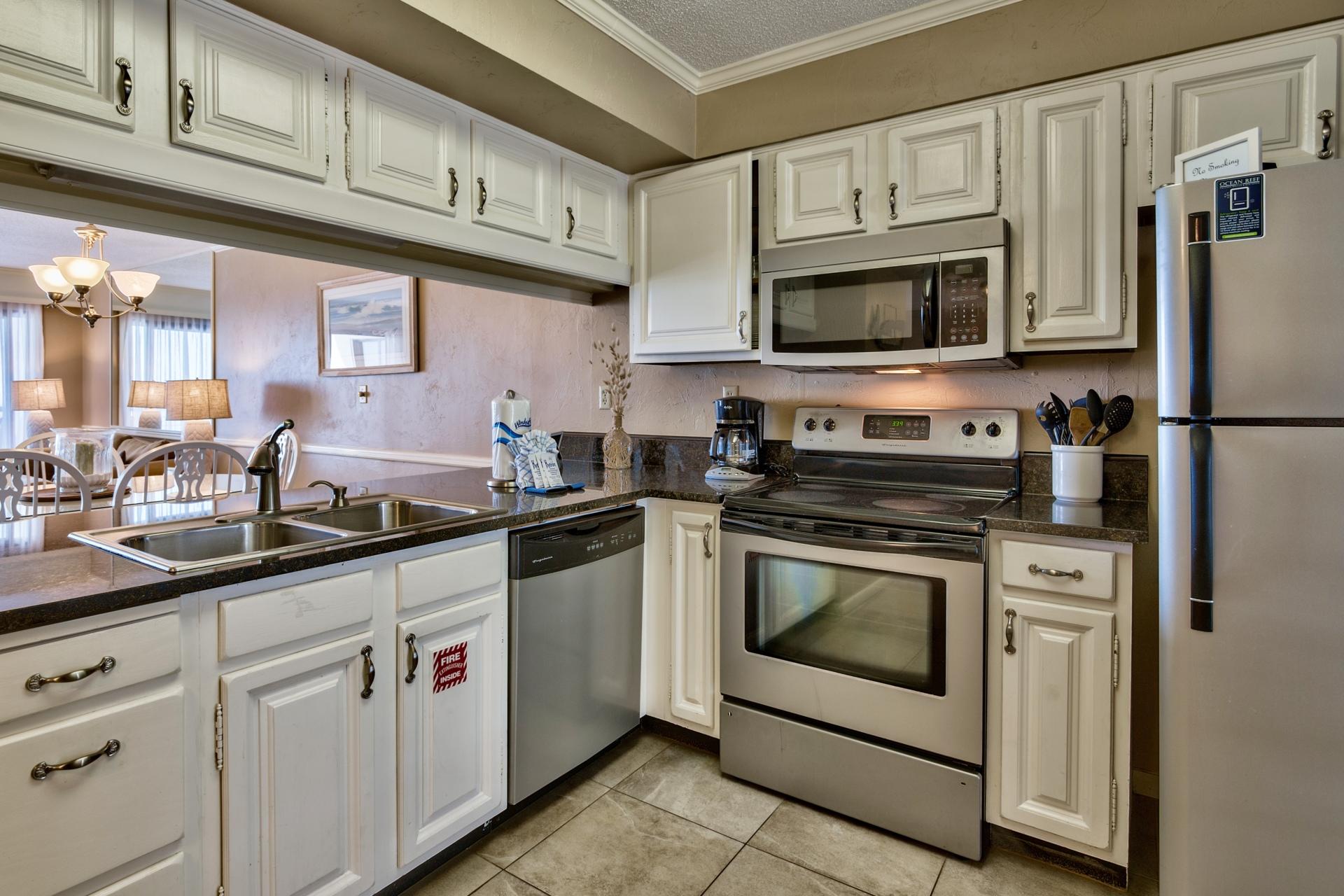 EMERALD TOWERS CONDO - Residential