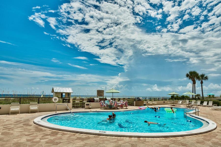 EMERALD TOWERS CONDO - Residential