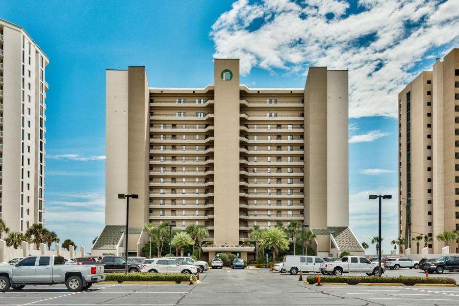 EMERALD TOWERS CONDO - Residential