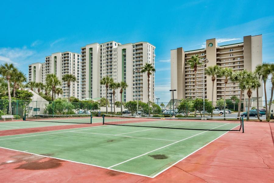EMERALD TOWERS CONDO - Residential