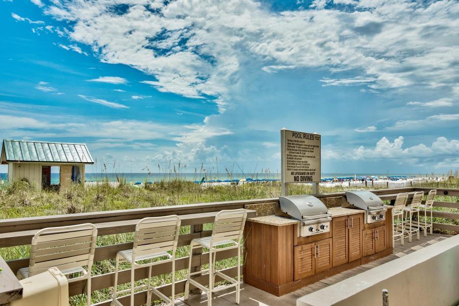 EMERALD TOWERS CONDO - Residential