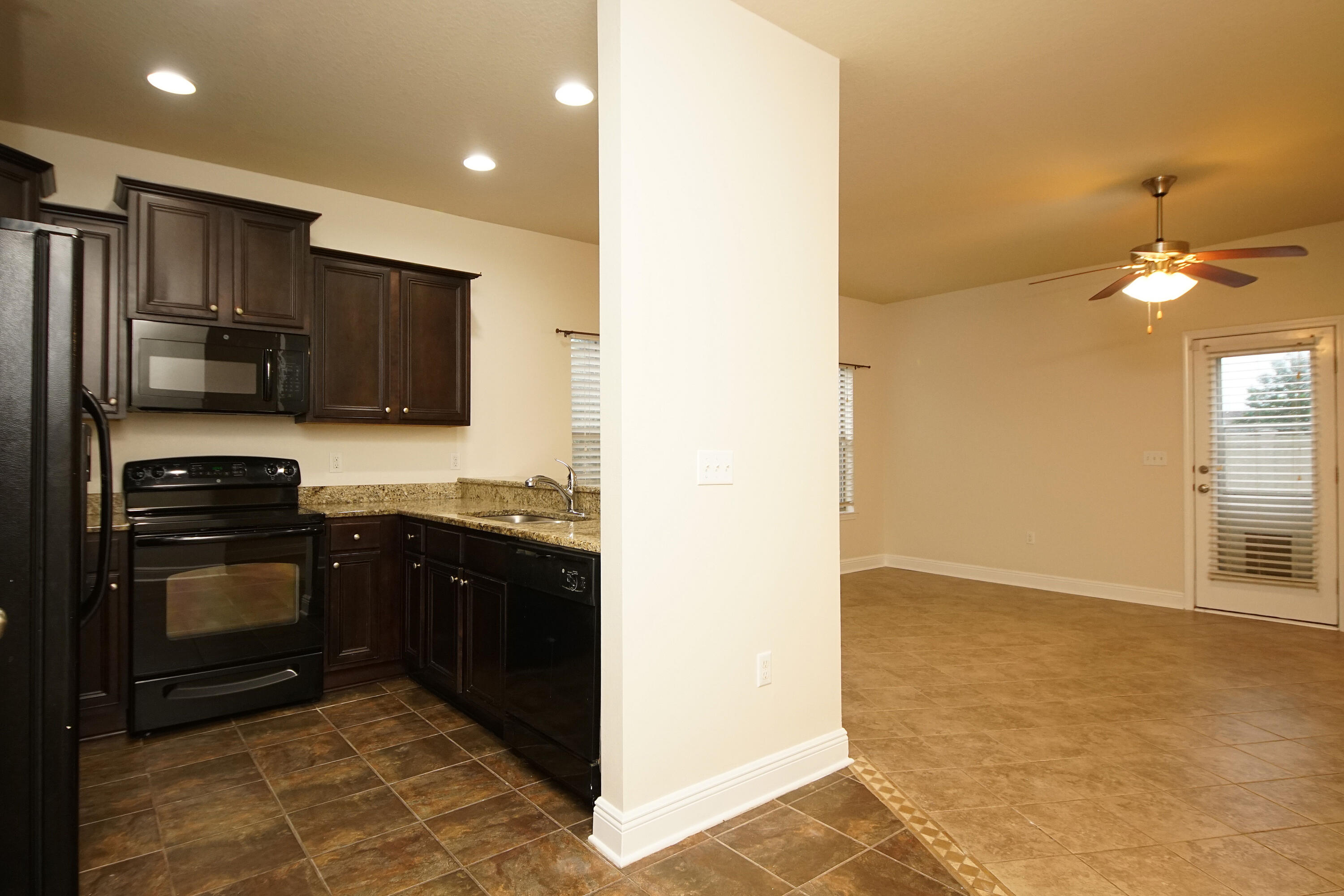 RESERVE POINTE - Residential