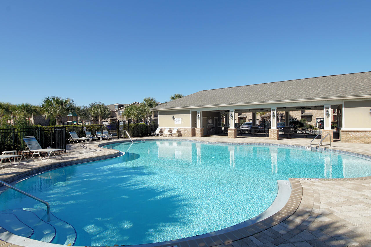 RESERVE POINTE - Residential