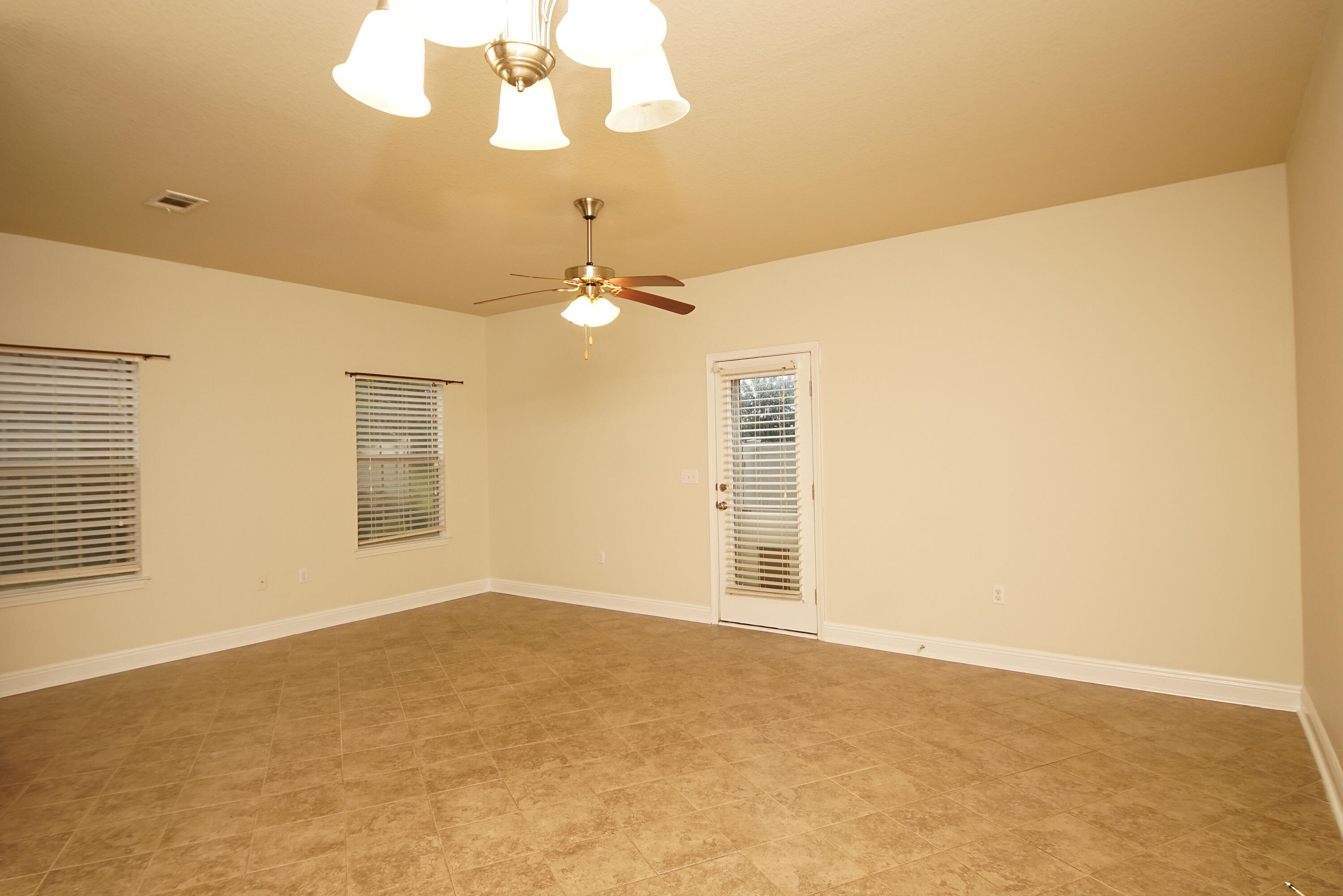 RESERVE POINTE - Residential